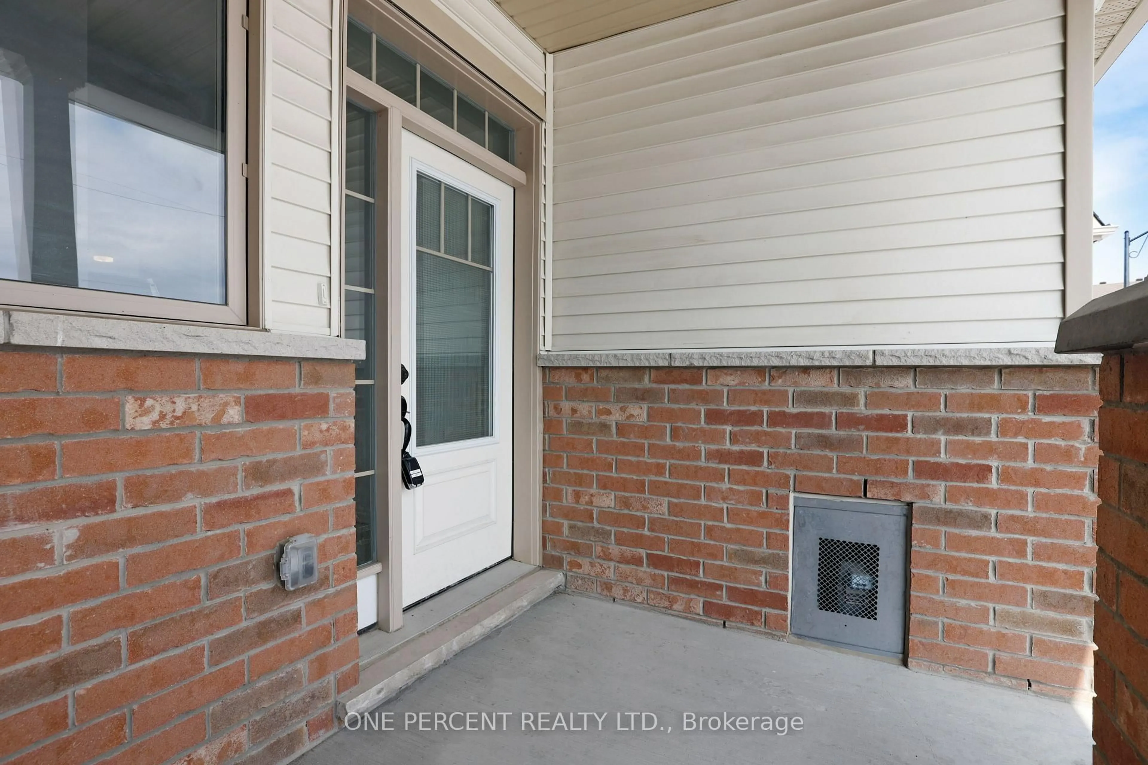 Indoor entryway for 733 Megrez Way, Ottawa Ontario K2J 6S8