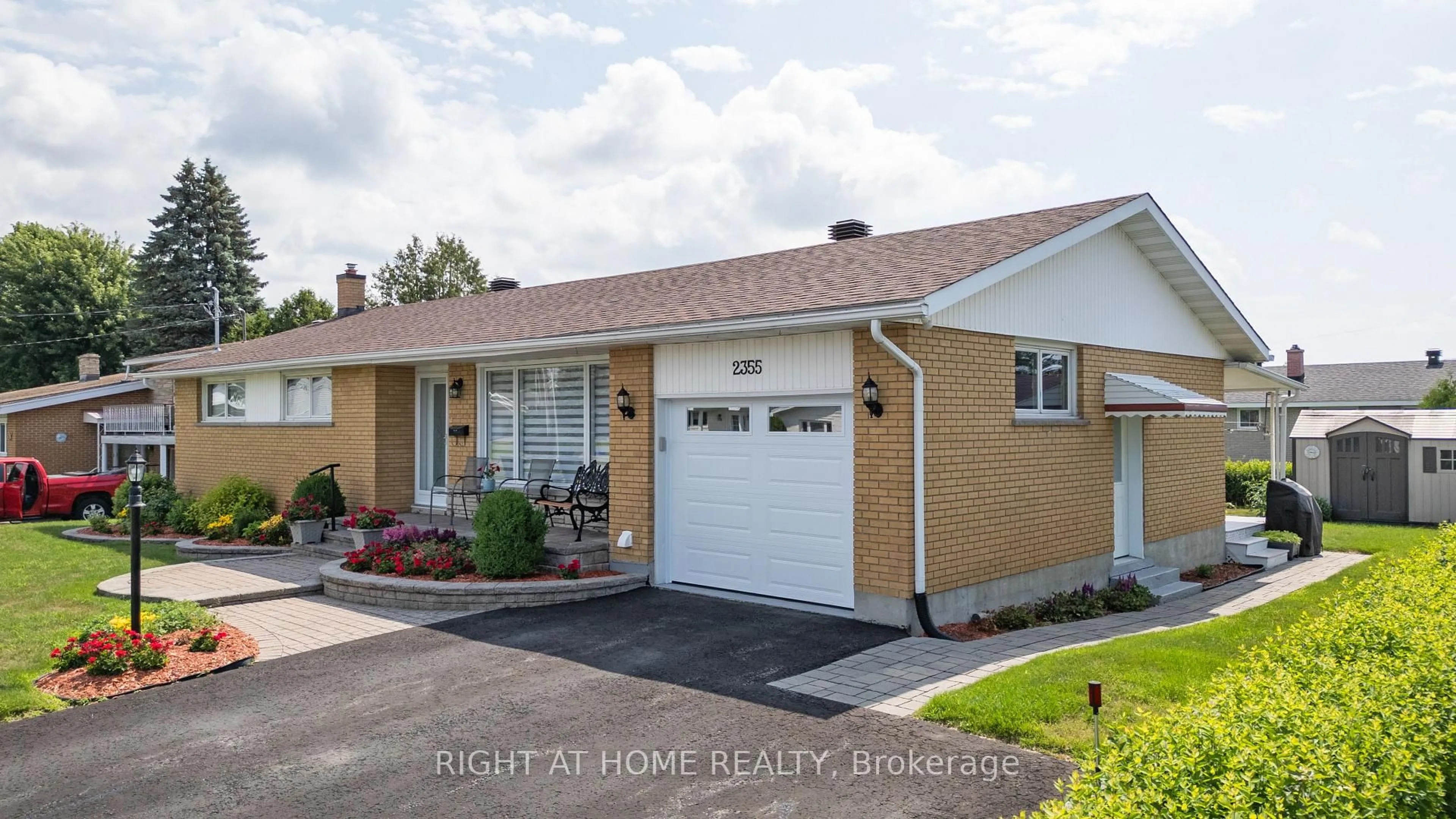 Home with vinyl exterior material, street for 2355 Raymond St, Clarence-Rockland Ontario K4K 1K3