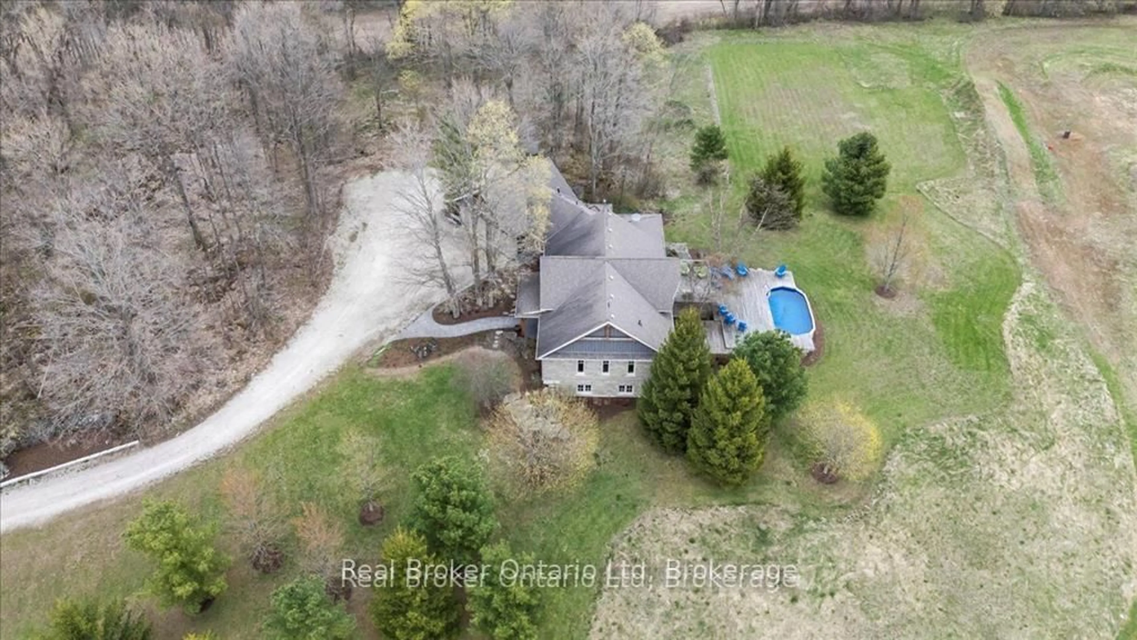 A pic from outside/outdoor area/front of a property/back of a property/a pic from drone, unknown for 740494 10 Sdrd, Chatsworth Ontario N0H 1R0