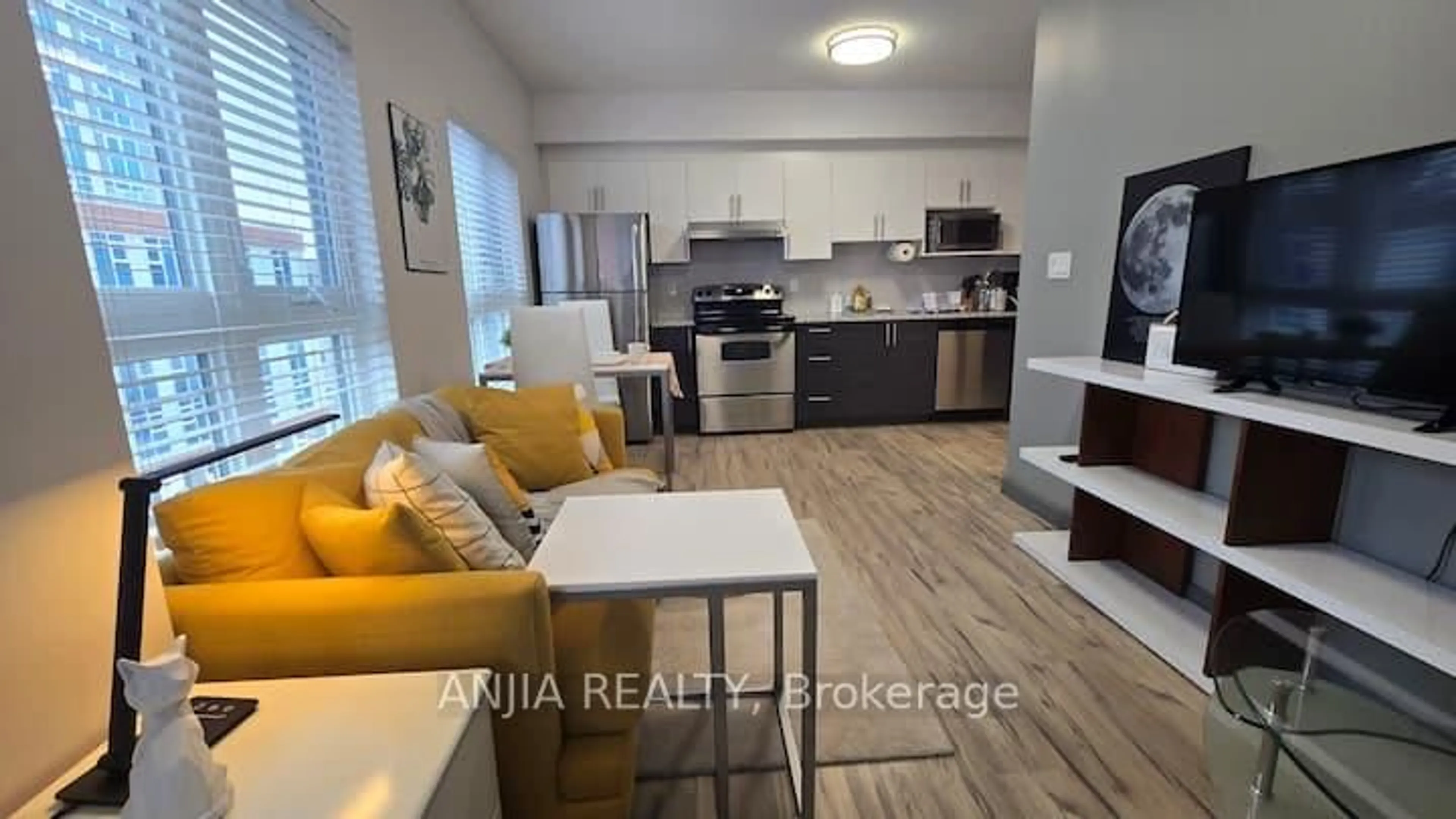 Open concept kitchen, unknown for 258A SUNVIEW St #163, Waterloo Ontario N2L 0H6