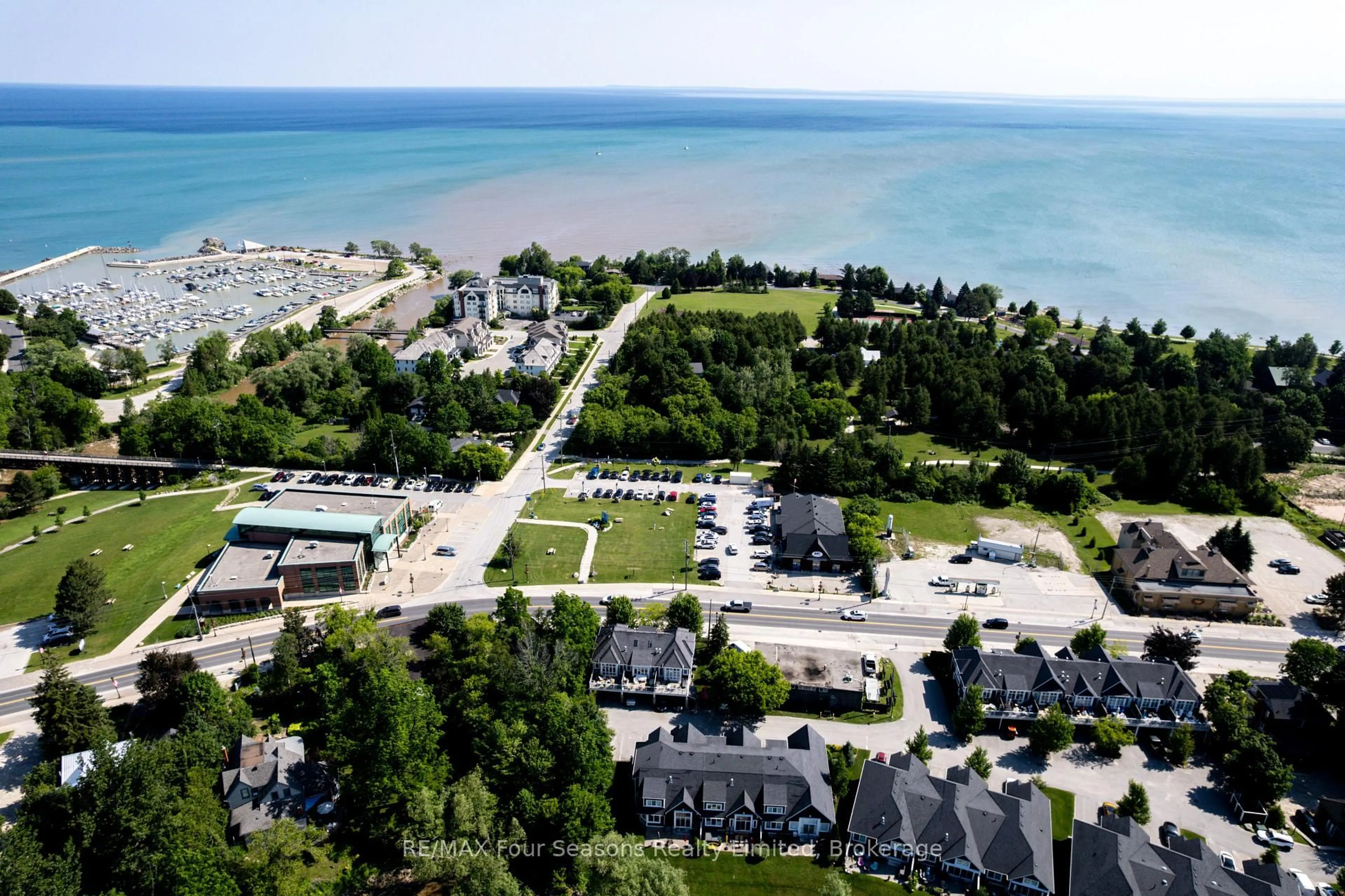 A pic from outside/outdoor area/front of a property/back of a property/a pic from drone, water/lake/river/ocean view for 59 King St #22, Blue Mountains Ontario N0H 2P0