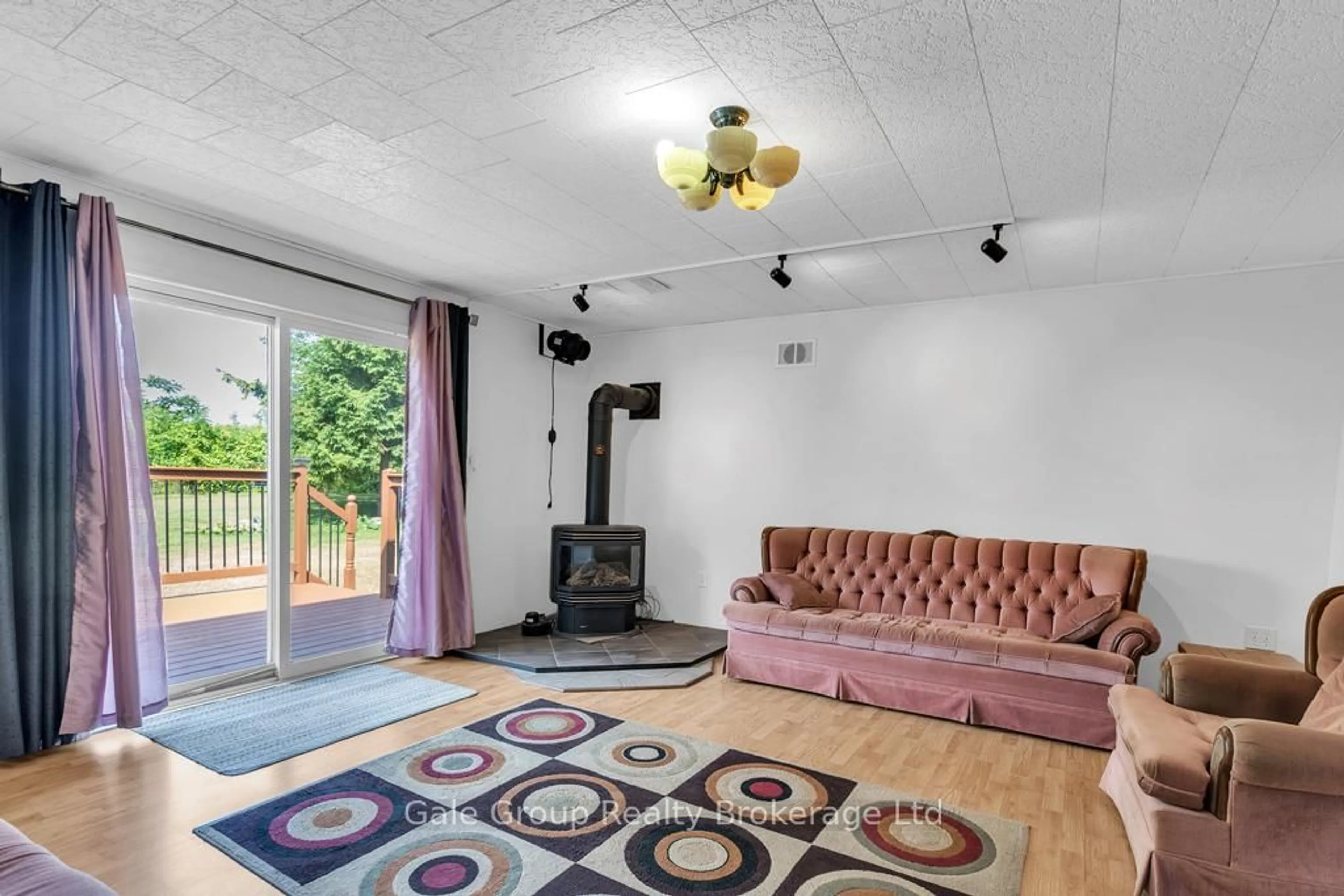 Home theater for 22 Second St, Norfolk Ontario N4B 2W6