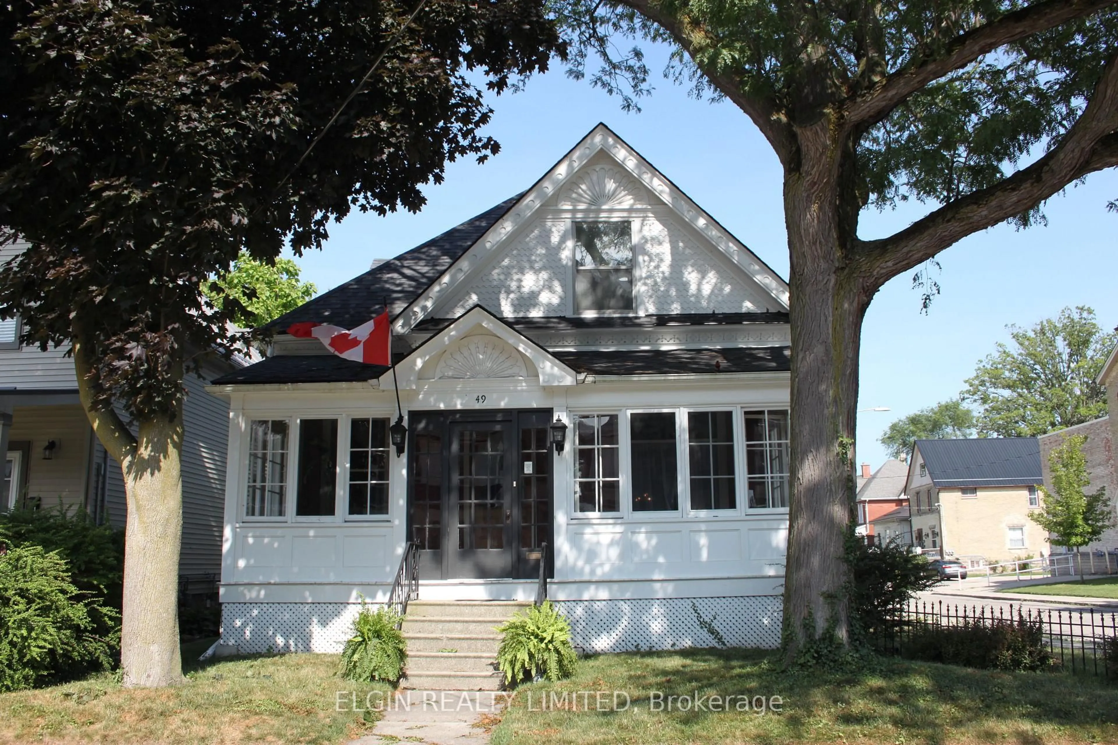 Home with vinyl exterior material, street for 49 Hincks St, St. Thomas Ontario N5R 3N8