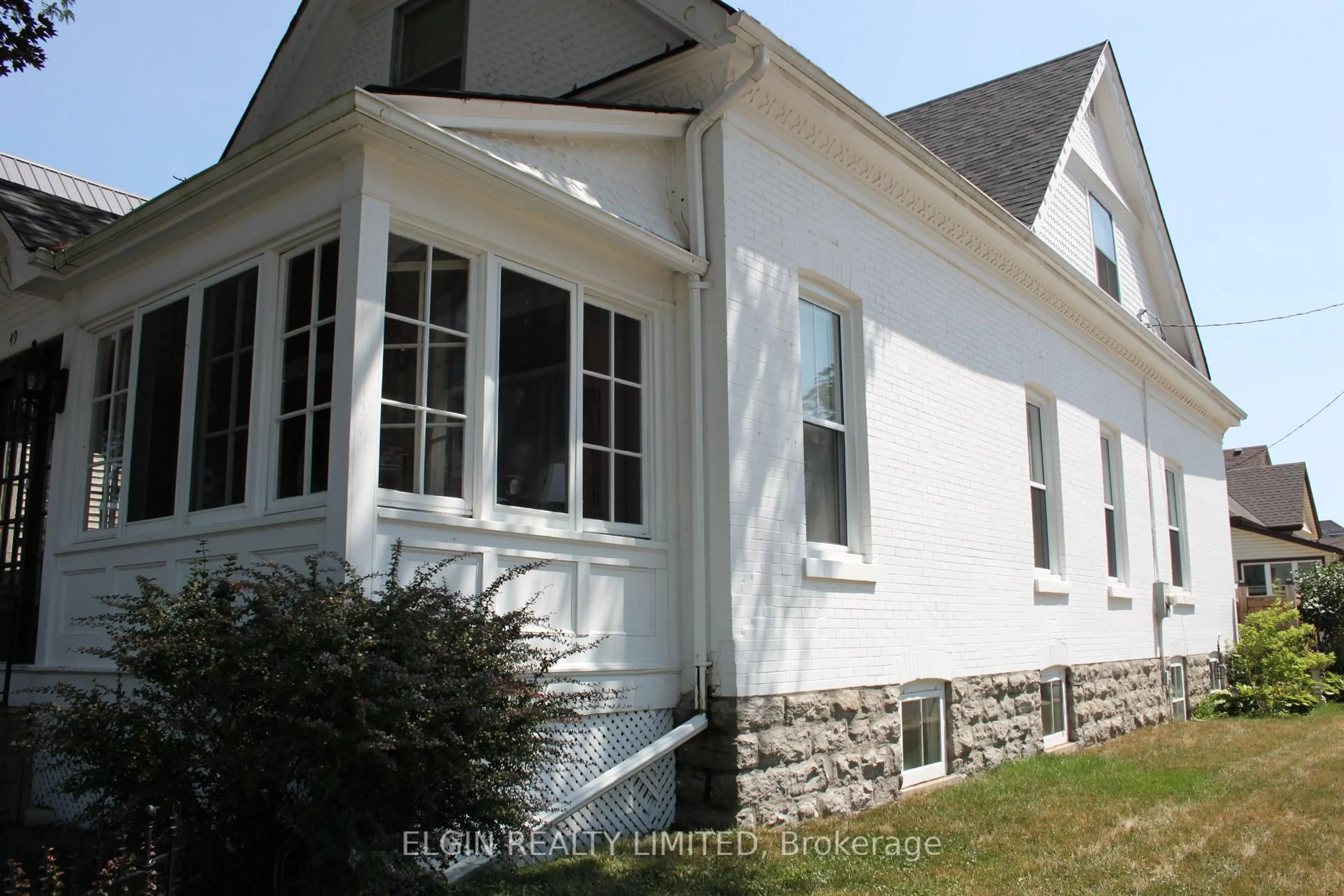 Home with vinyl exterior material, street for 49 Hincks St, St. Thomas Ontario N5R 3N8