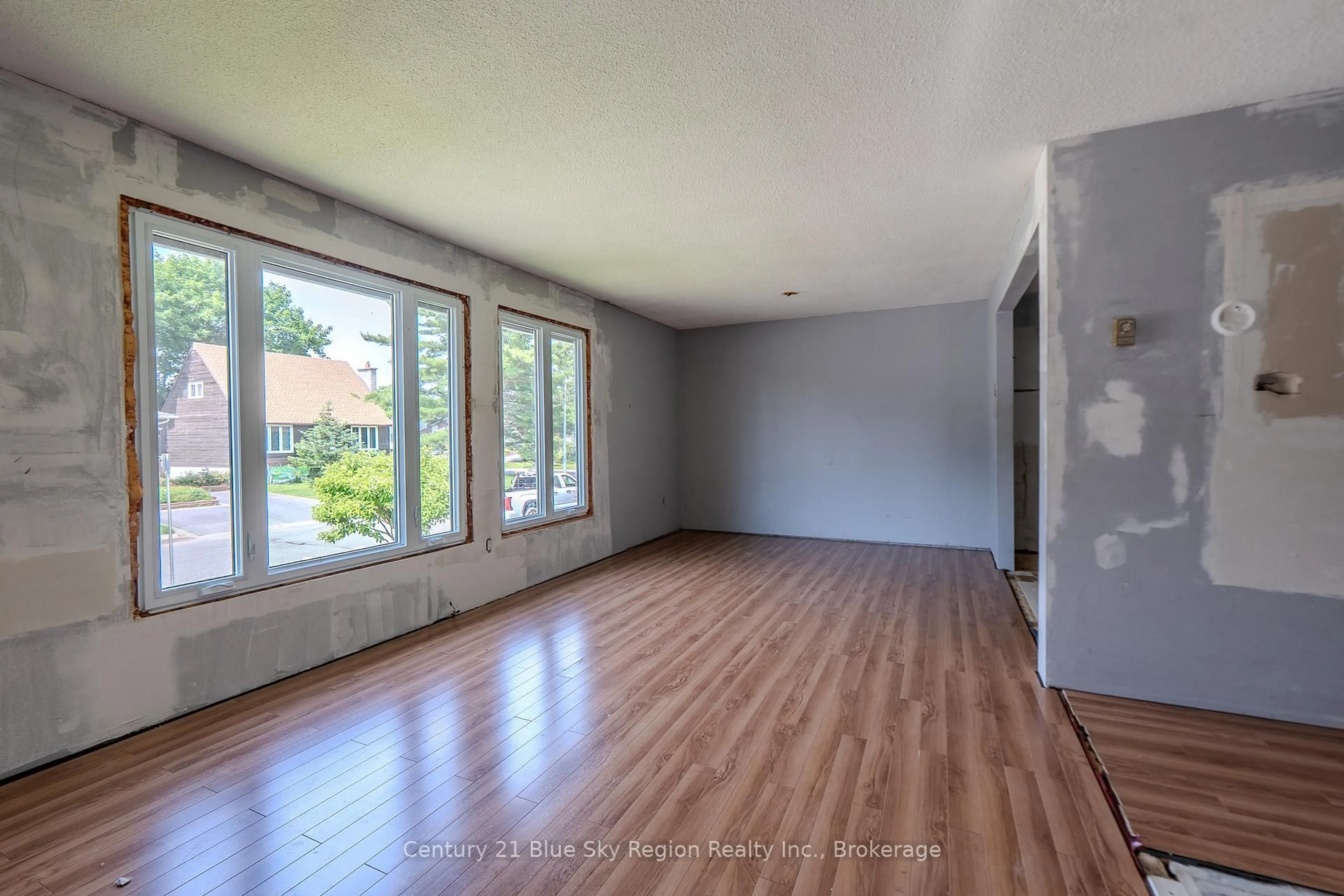 A pic of a room for 45 Lovell Ave, North Bay Ontario P1A 3R7