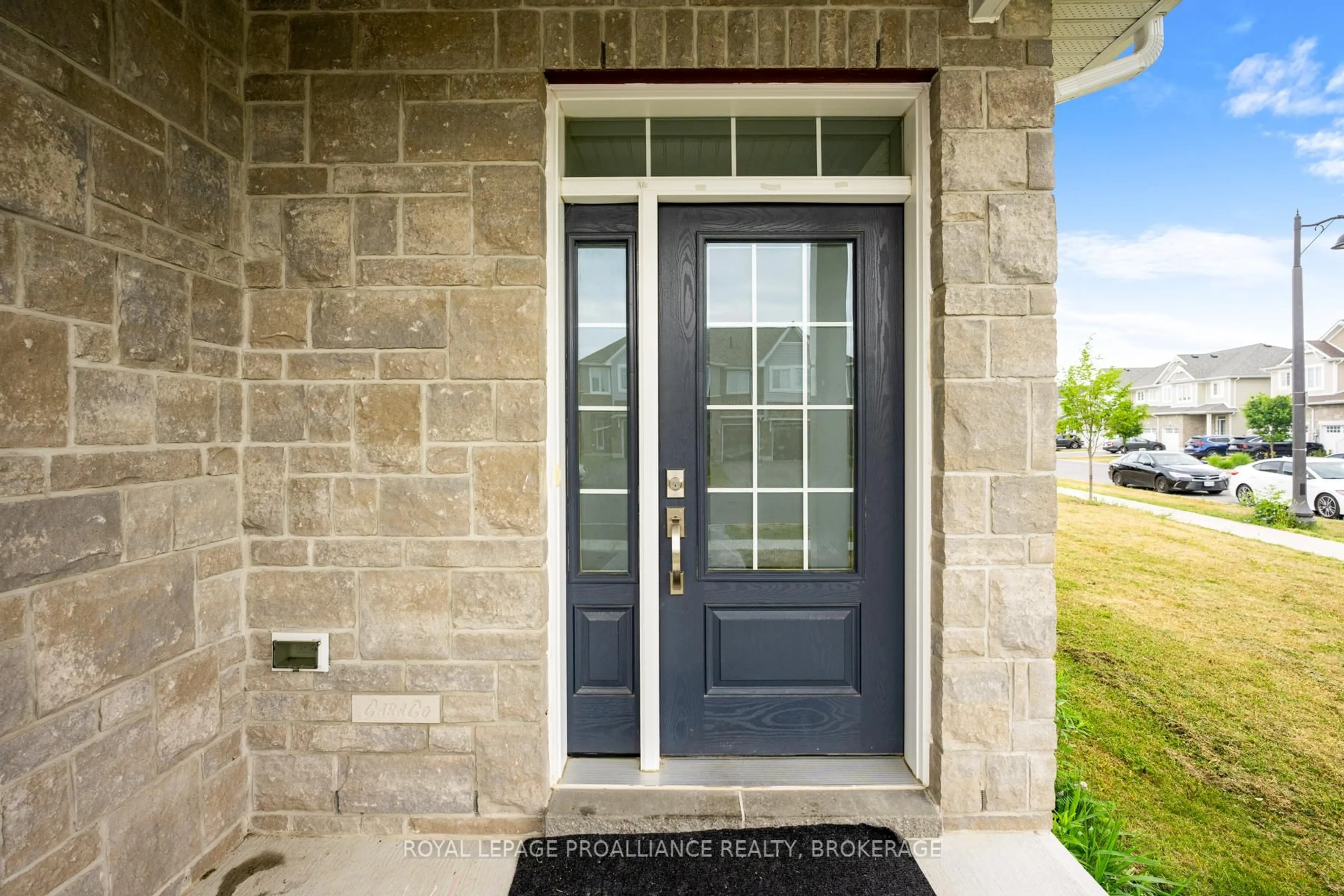 Indoor entryway for 1519 Davenport Cres, Kingston Ontario K7P 0M6