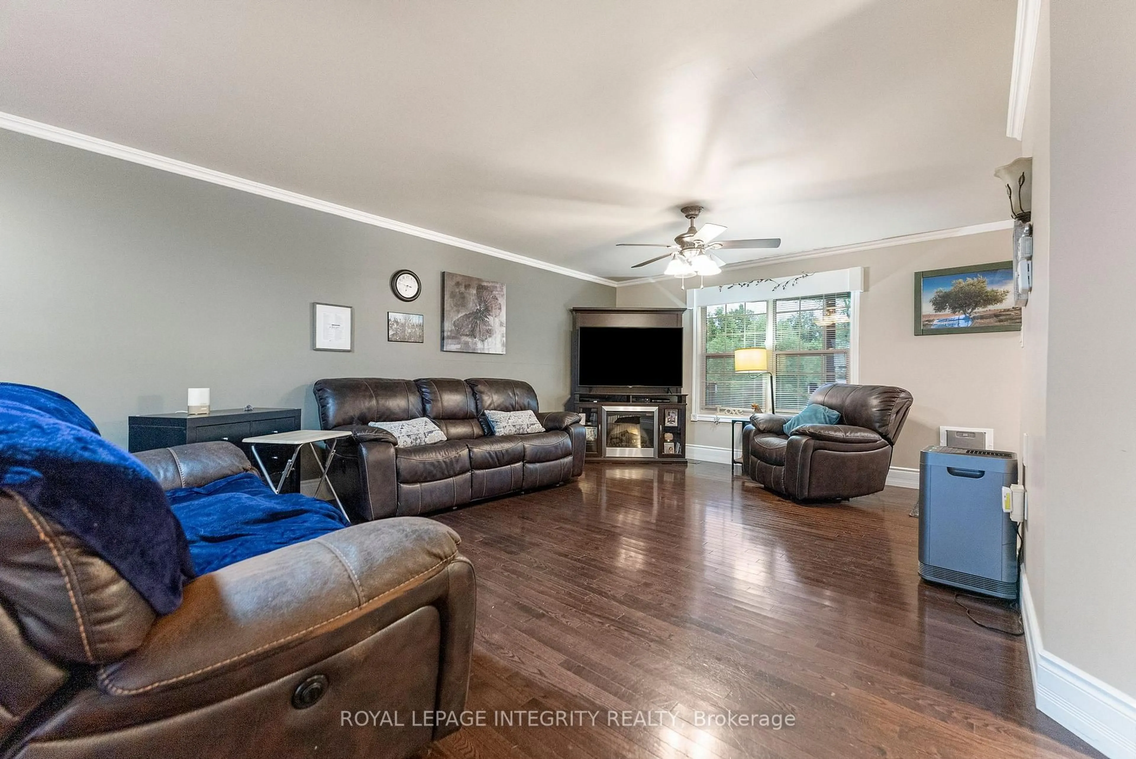 Living room with furniture, unknown for 1563 Hwy 132 Highway, Renfrew Ontario K7V 3Z5