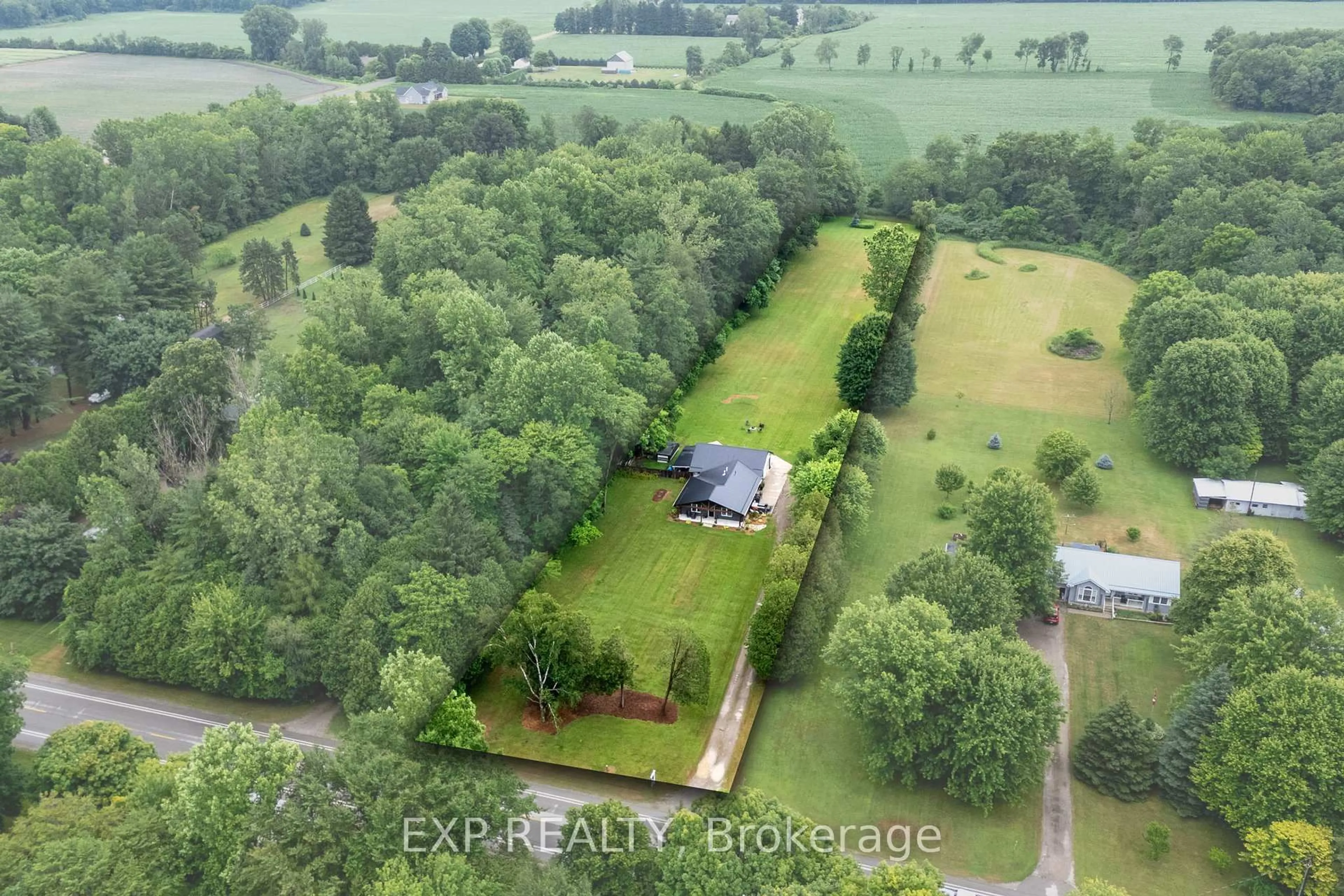 A pic from outside/outdoor area/front of a property/back of a property/a pic from drone, unknown for 9916 Graham Rd, West Elgin Ontario N0L 2P0