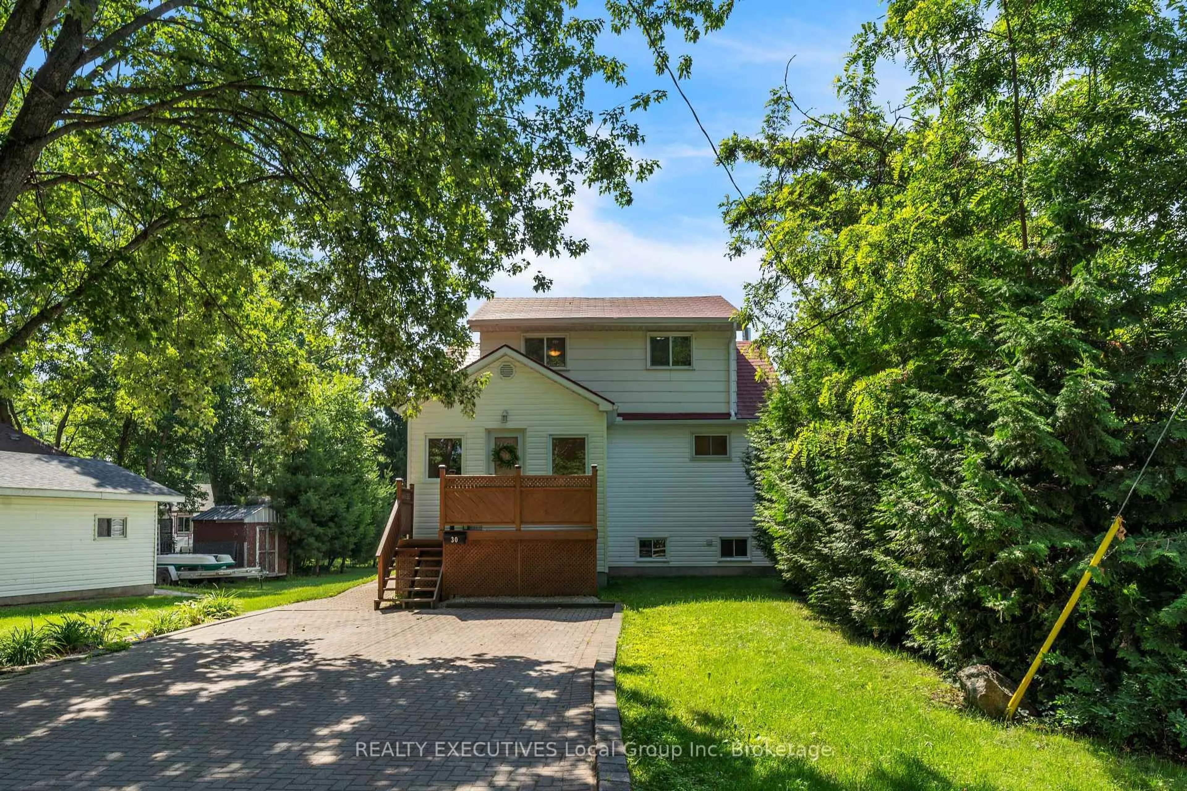 A pic from outside/outdoor area/front of a property/back of a property/a pic from drone, street for 30 Sunset Blvd, North Bay Ontario P1A 1R3