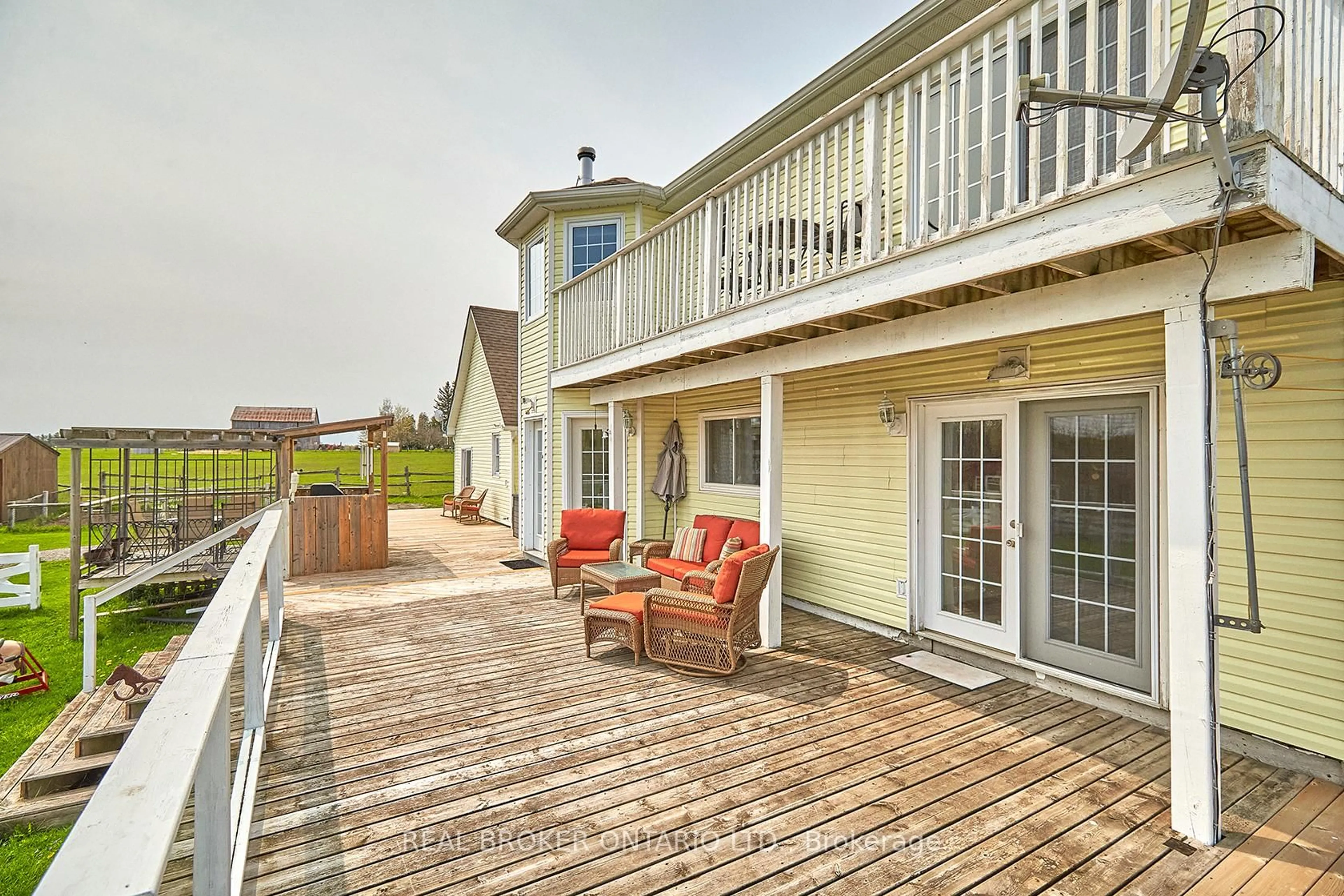 Patio, water/lake/river/ocean view for 504224 89 Highway, Amaranth Ontario L9V 1P6