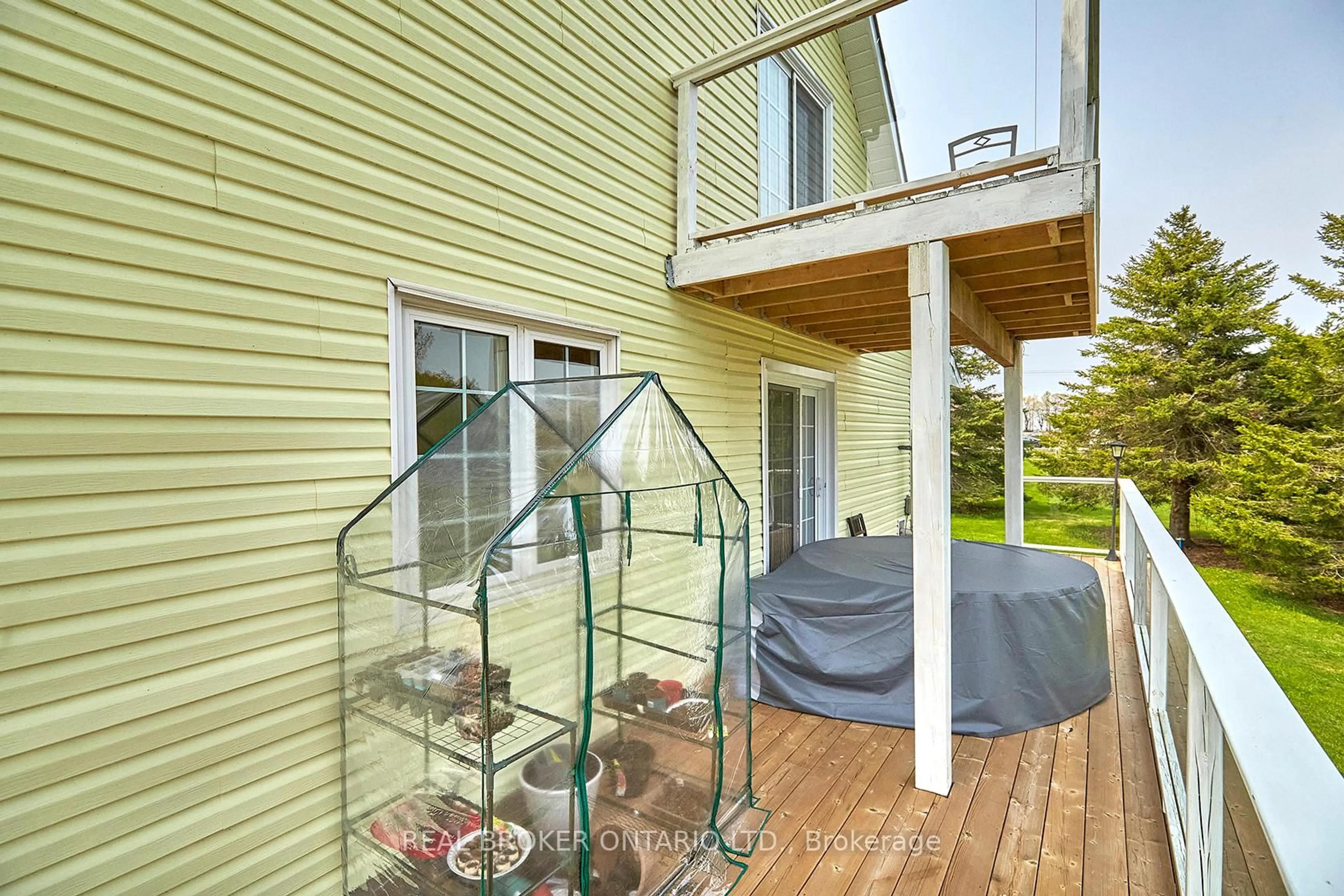 Patio, water/lake/river/ocean view for 504224 89 Highway, Amaranth Ontario L9V 1P6