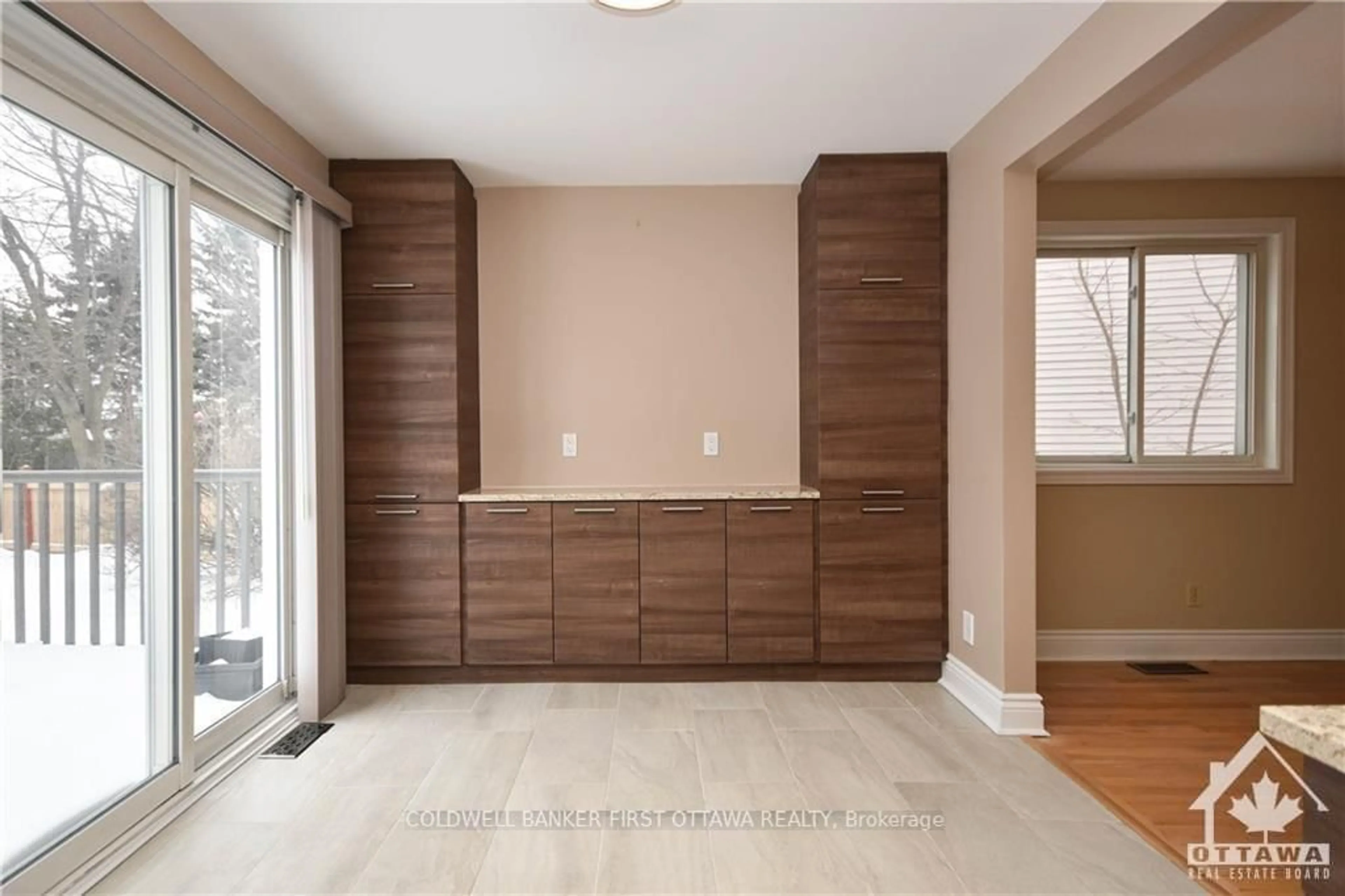 Unknown for 1883 DES PRAIRIES Ave, Ottawa Ontario K1E 2R5