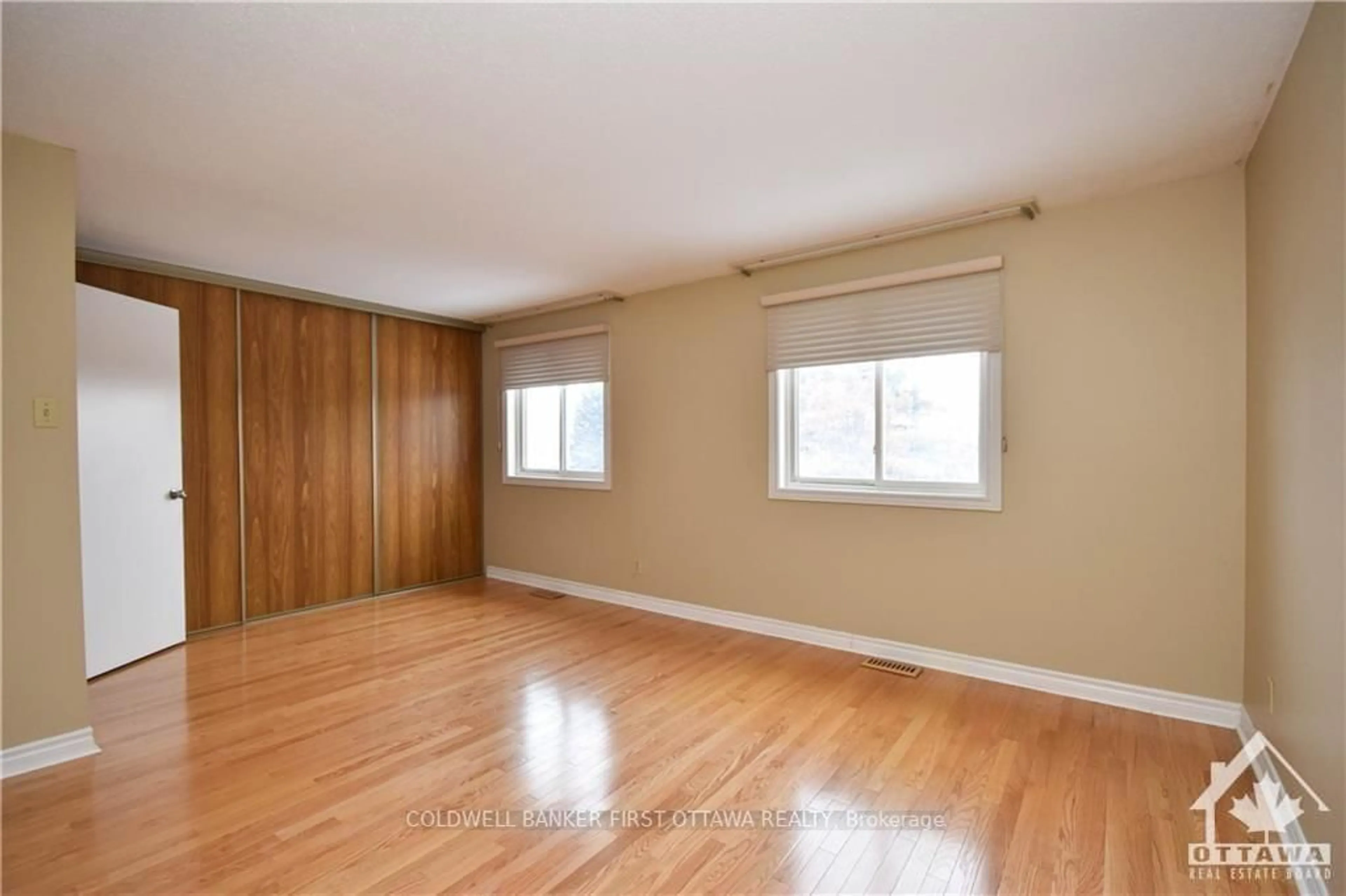 A pic of a room for 1883 DES PRAIRIES Ave, Ottawa Ontario K1E 2R5