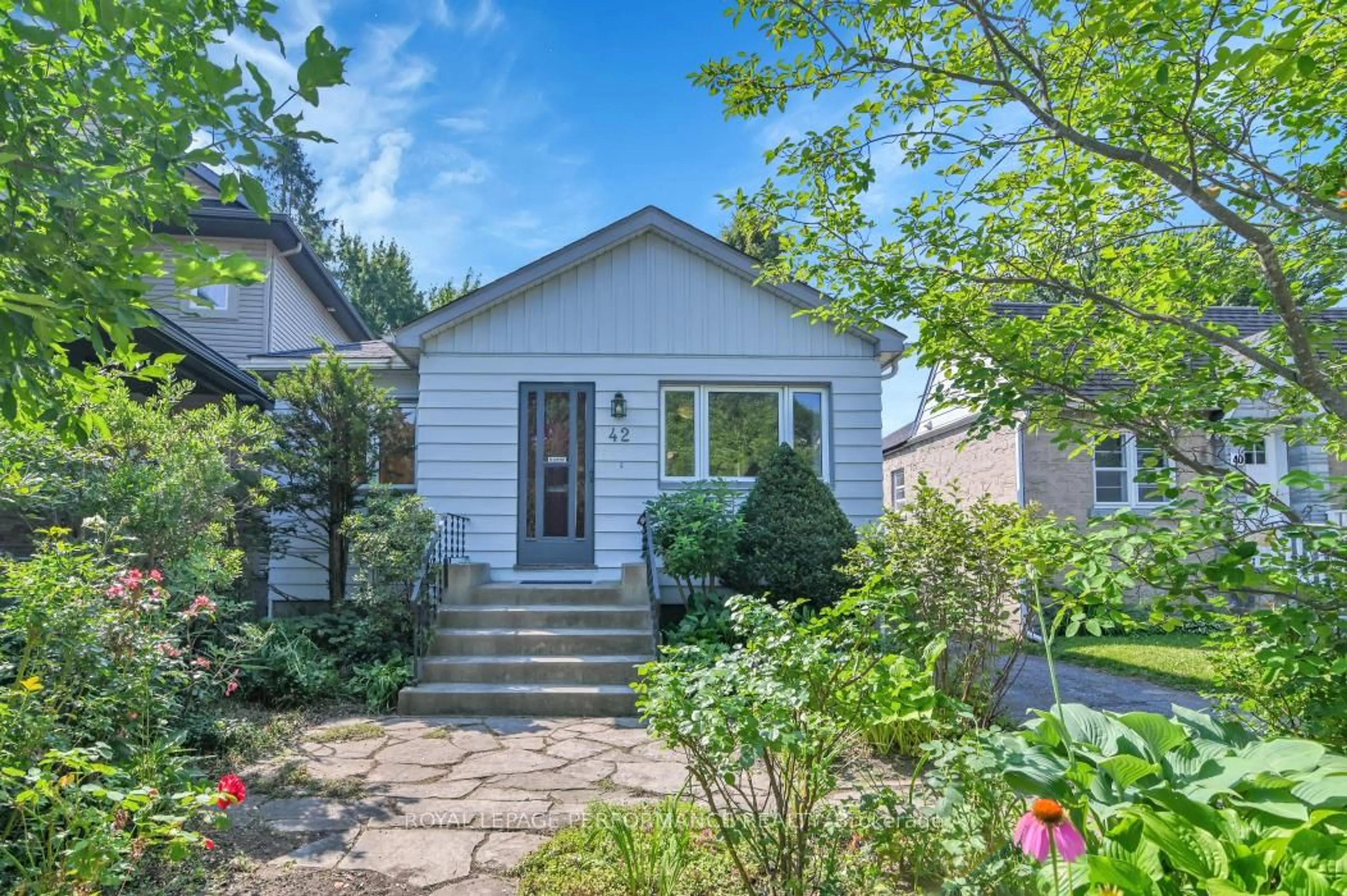 Unknown for 42 Belgrave Rd, Ottawa Ontario K1S 0M1