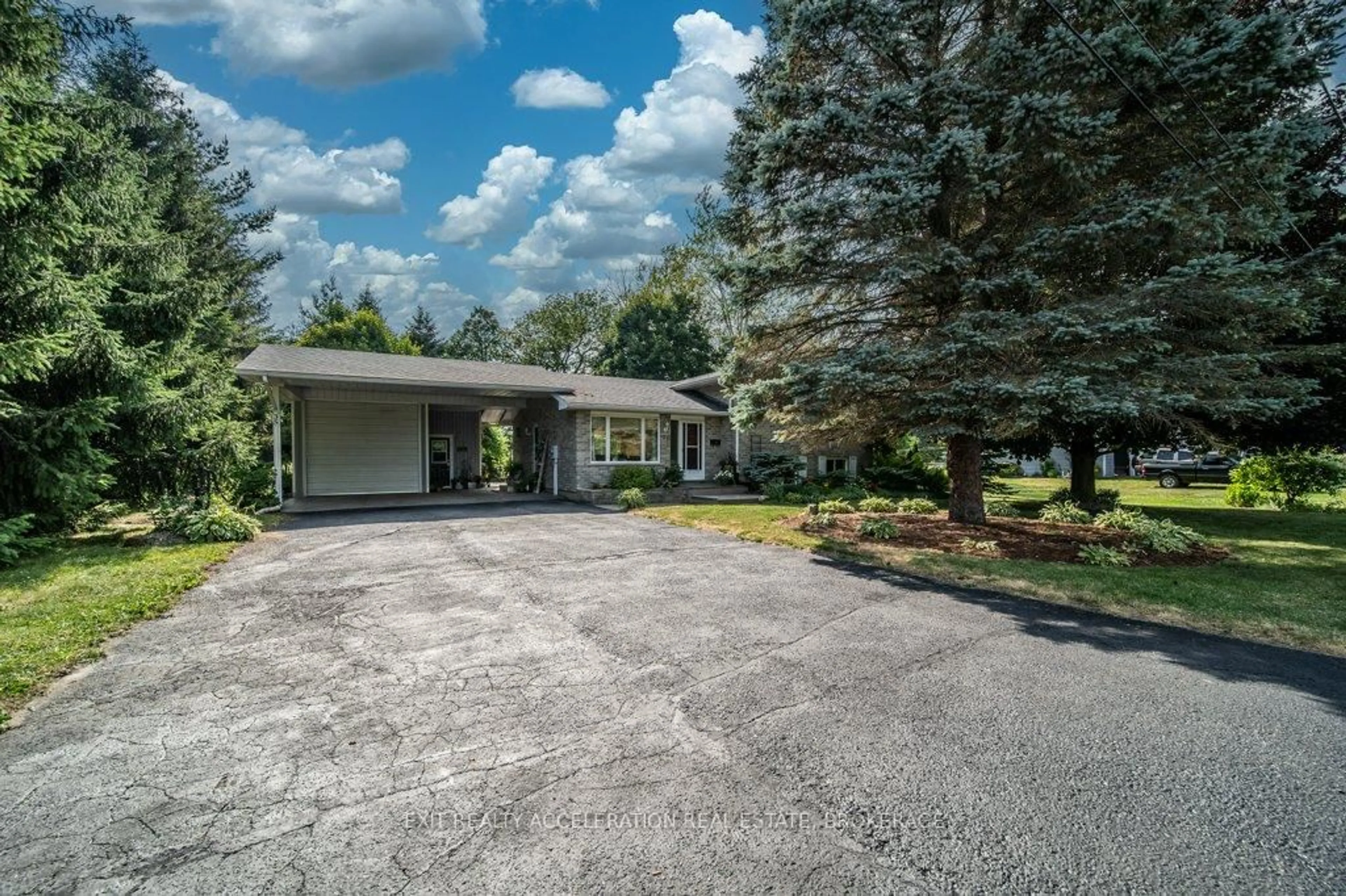 A pic from outside/outdoor area/front of a property/back of a property/a pic from drone, street for 35 Riverview Dr, Greater Napanee Ontario K7R 3A1