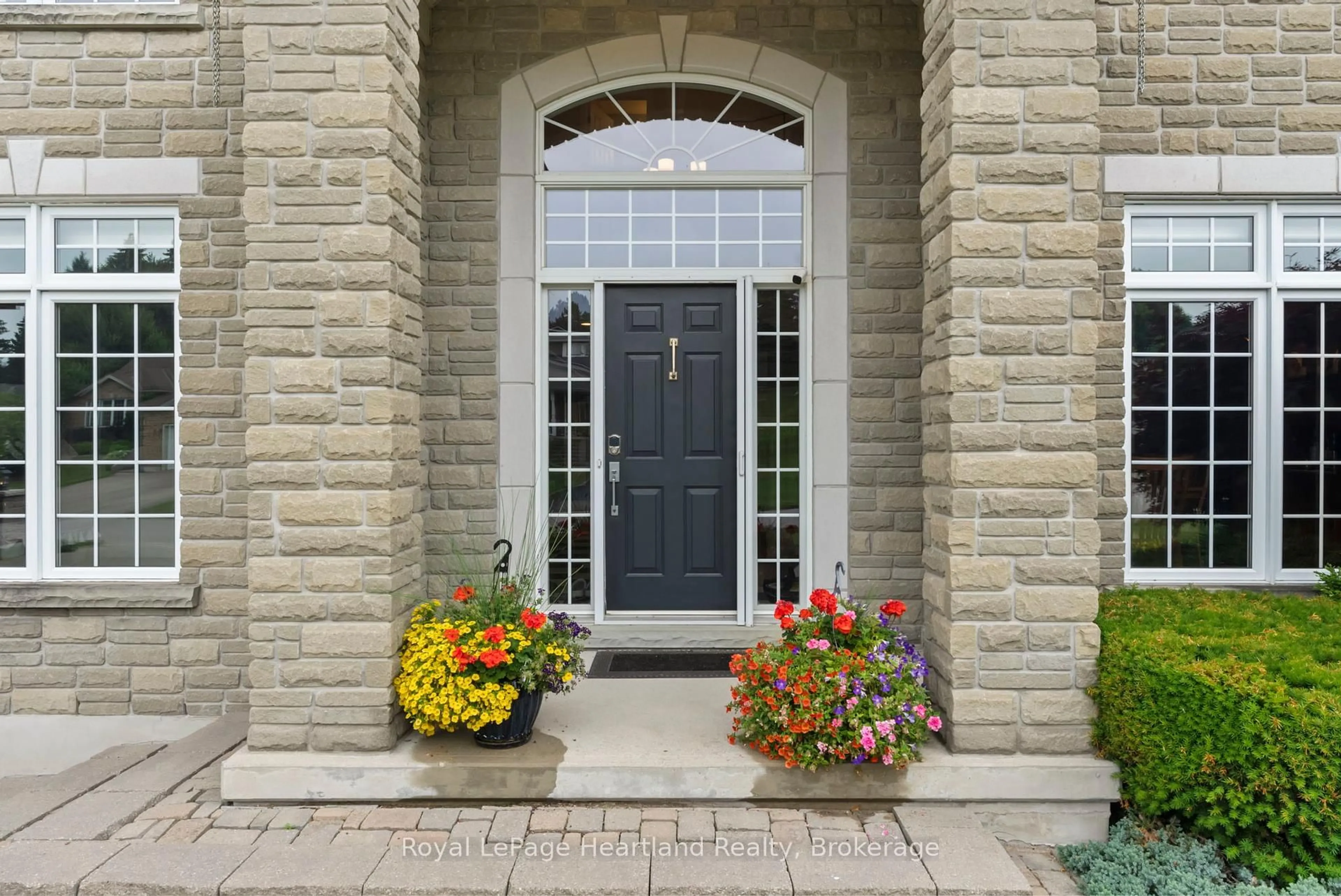 Indoor entryway for 169 Park Dr, North Huron Ontario N0G 2W0