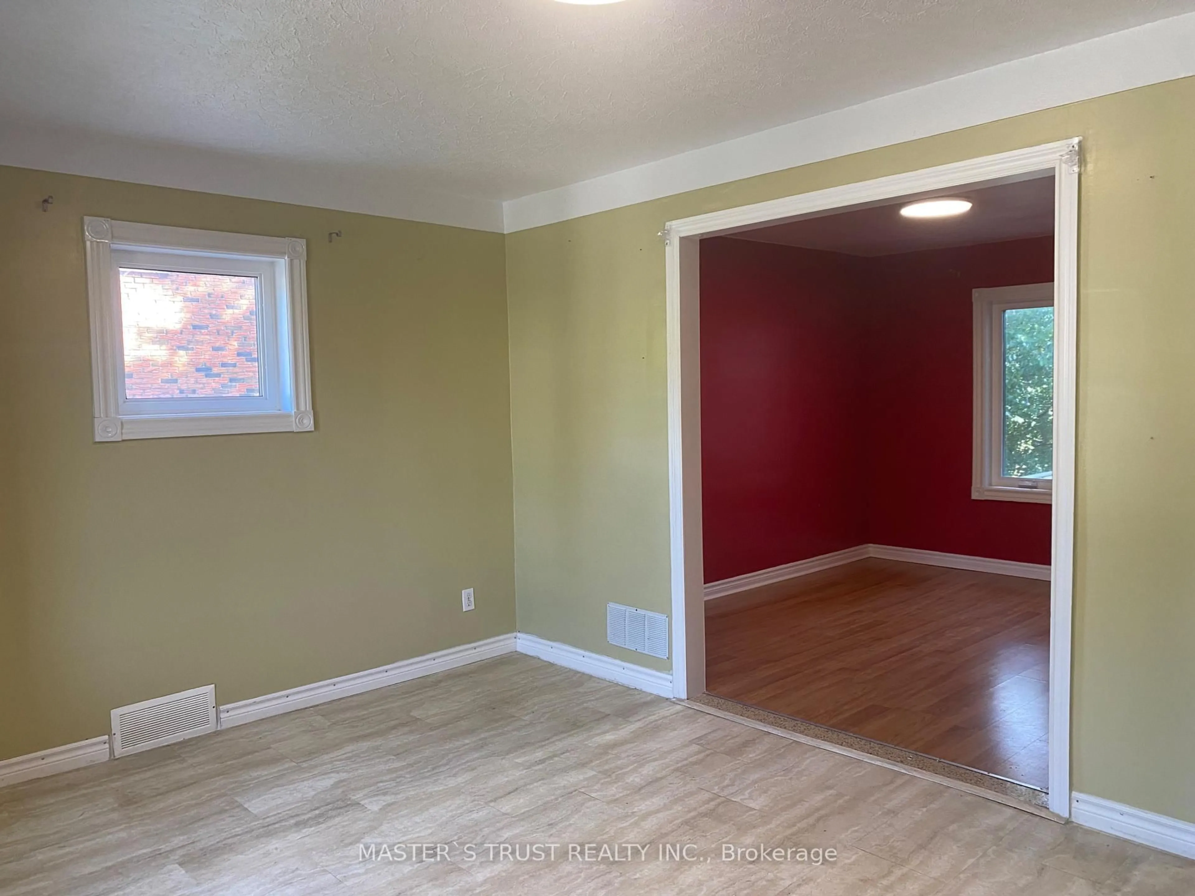 A pic of a room for 6203 Main St, Niagara Falls Ontario L2G 6A5