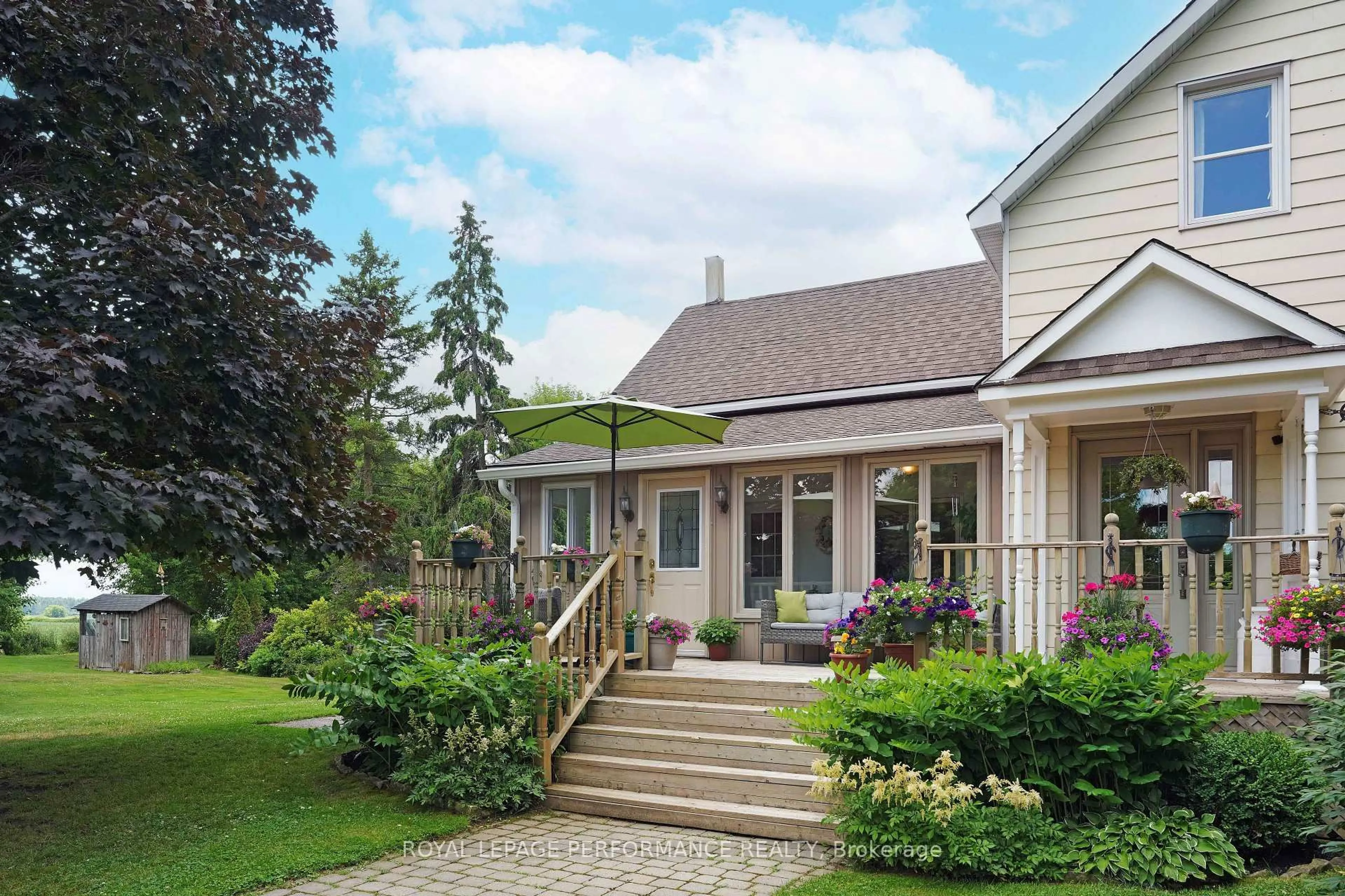 Patio, street for 6778 Belmeade Rd, North Dundas Ontario K0A 2W0