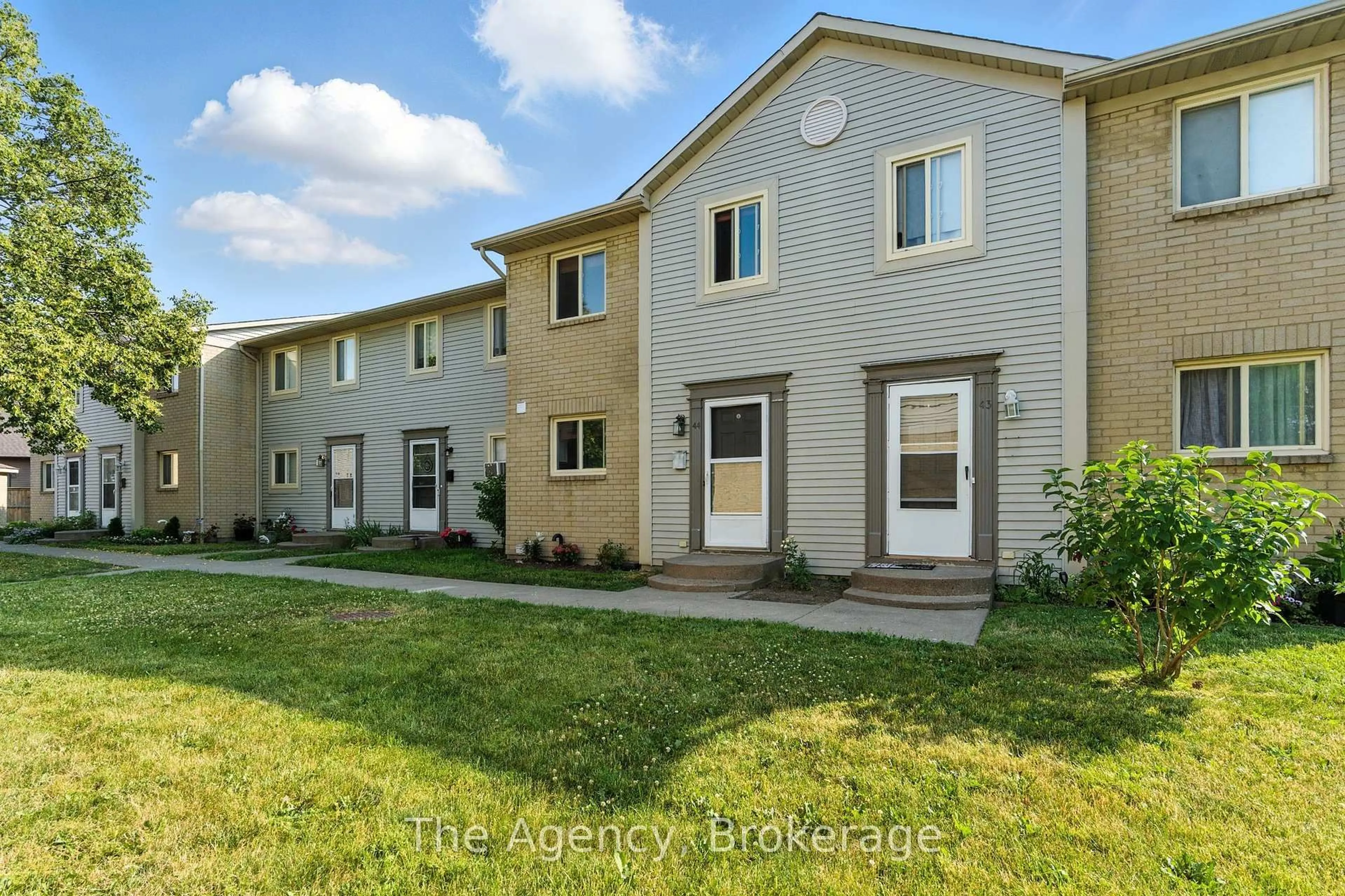 Unknown for 65 Dorchester Blvd #44, St. Catharines Ontario L2M 7T7