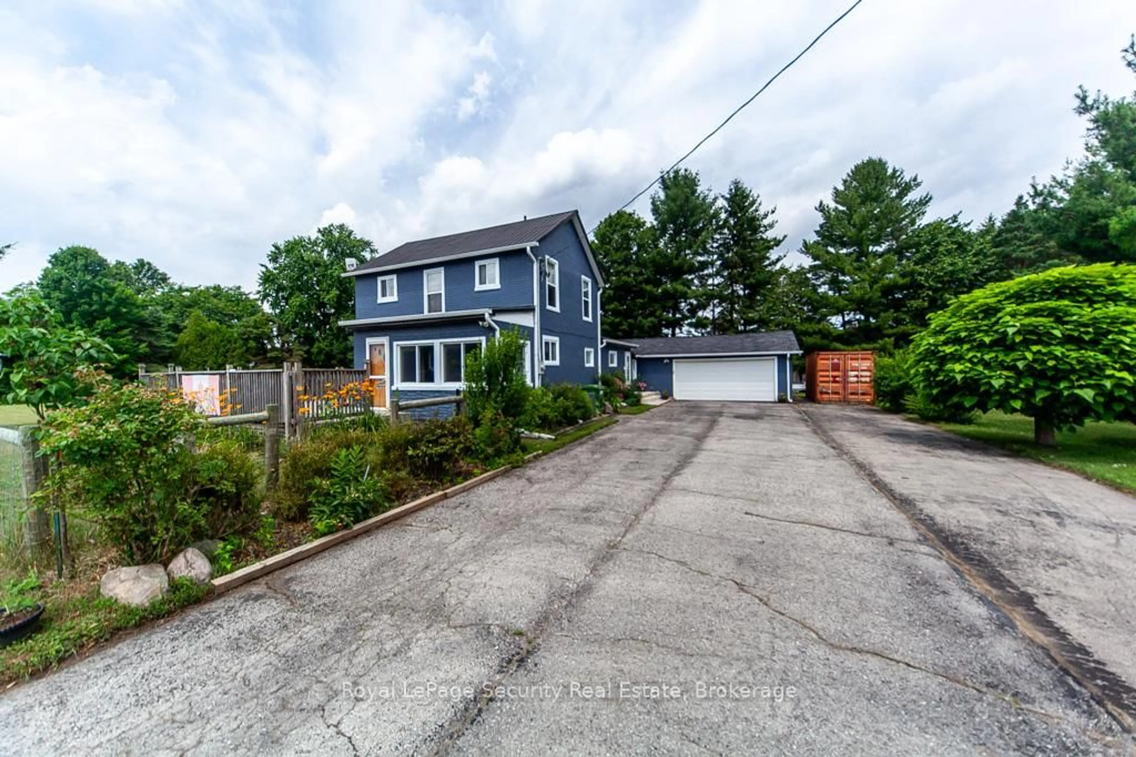 A pic from outside/outdoor area/front of a property/back of a property/a pic from drone, street for 1477 Windham Centre Rd, Norfolk Ontario N0E 2A0