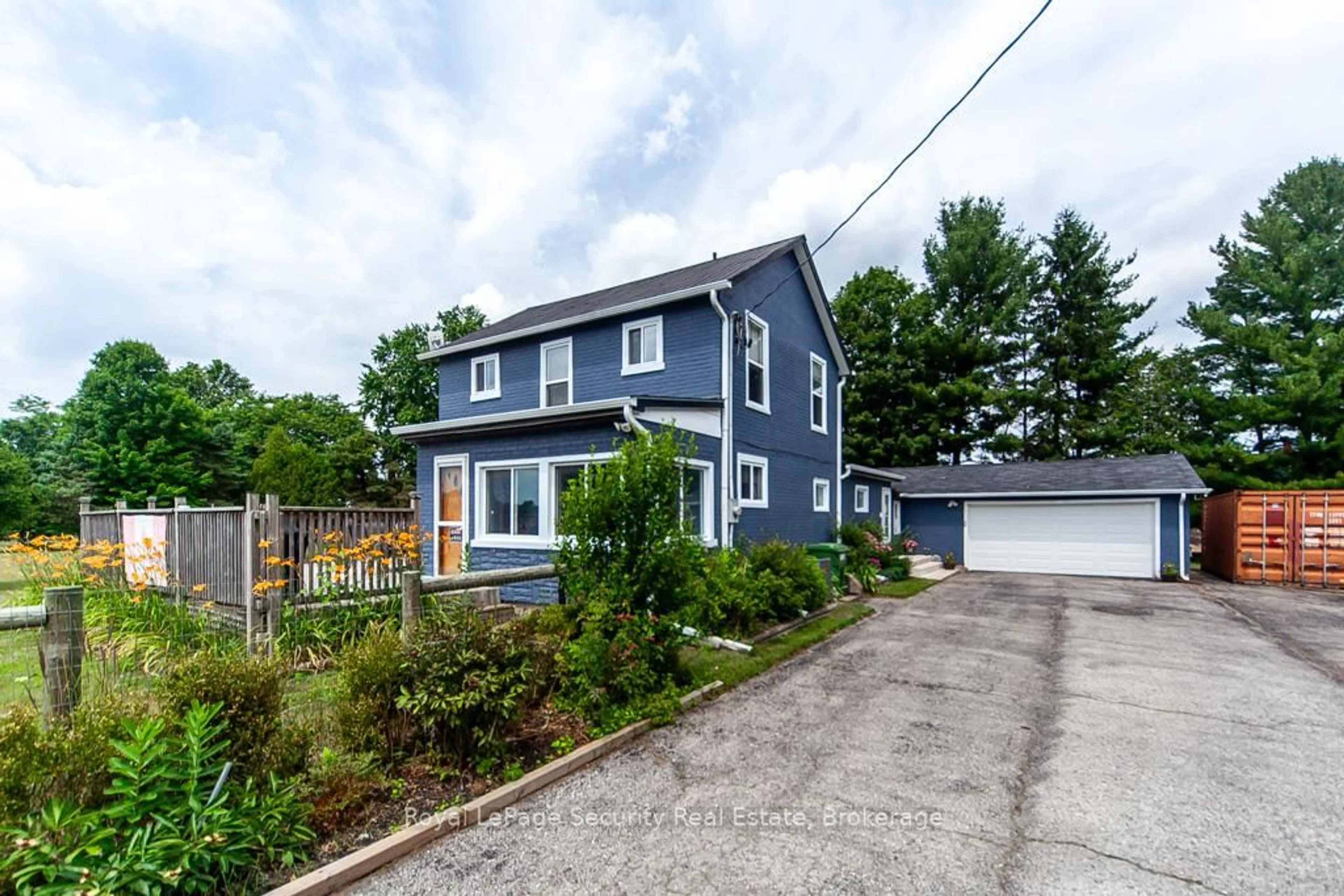 A pic from outside/outdoor area/front of a property/back of a property/a pic from drone, street for 1477 Windham Centre Rd, Norfolk Ontario N0E 2A0