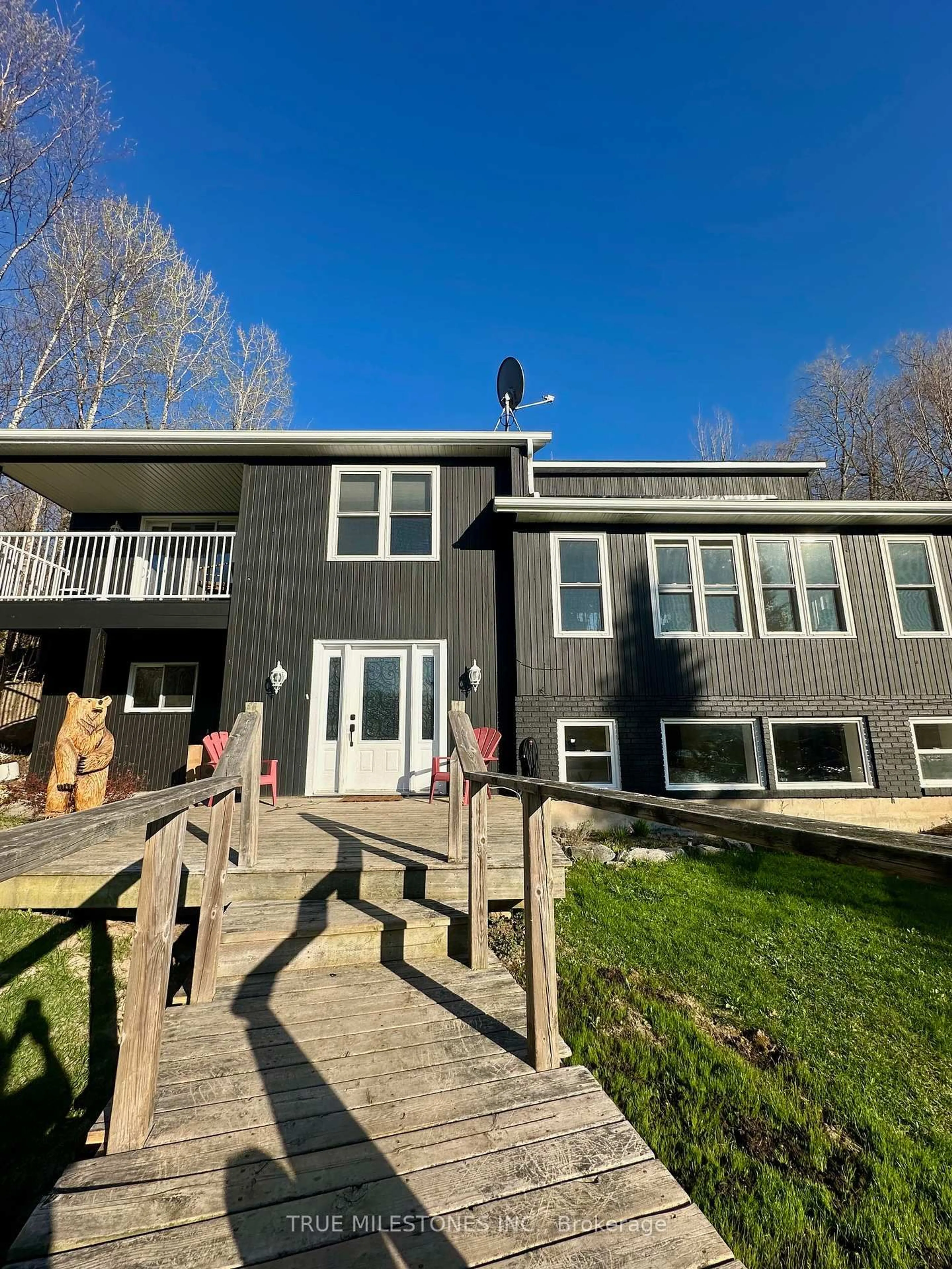 Home with vinyl exterior material, building for 336 Clear Lake Rd, Seguin Ontario P2A 2W8