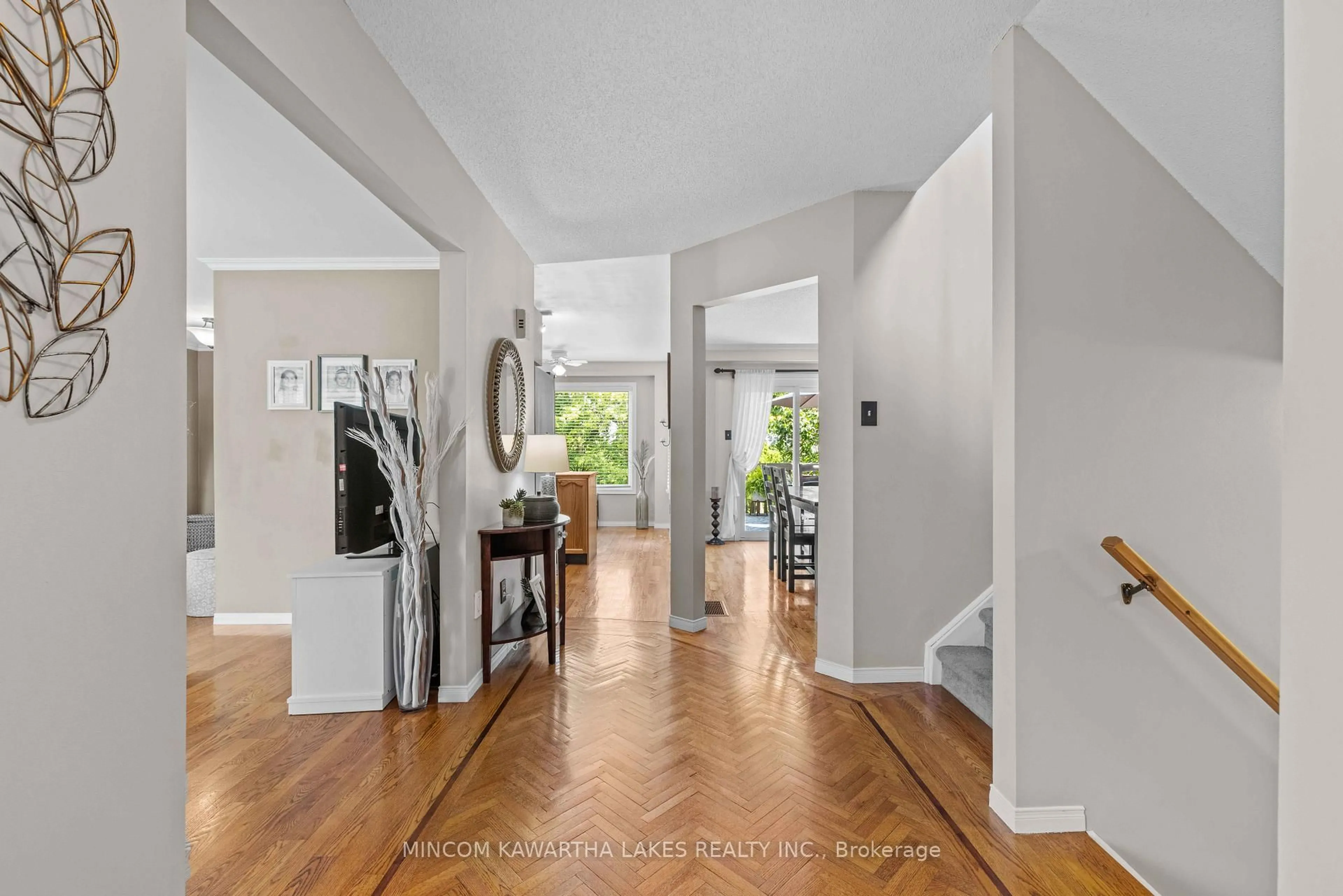 Indoor entryway for 1191 Huntington Circ, Peterborough West Ontario K9K 2B9