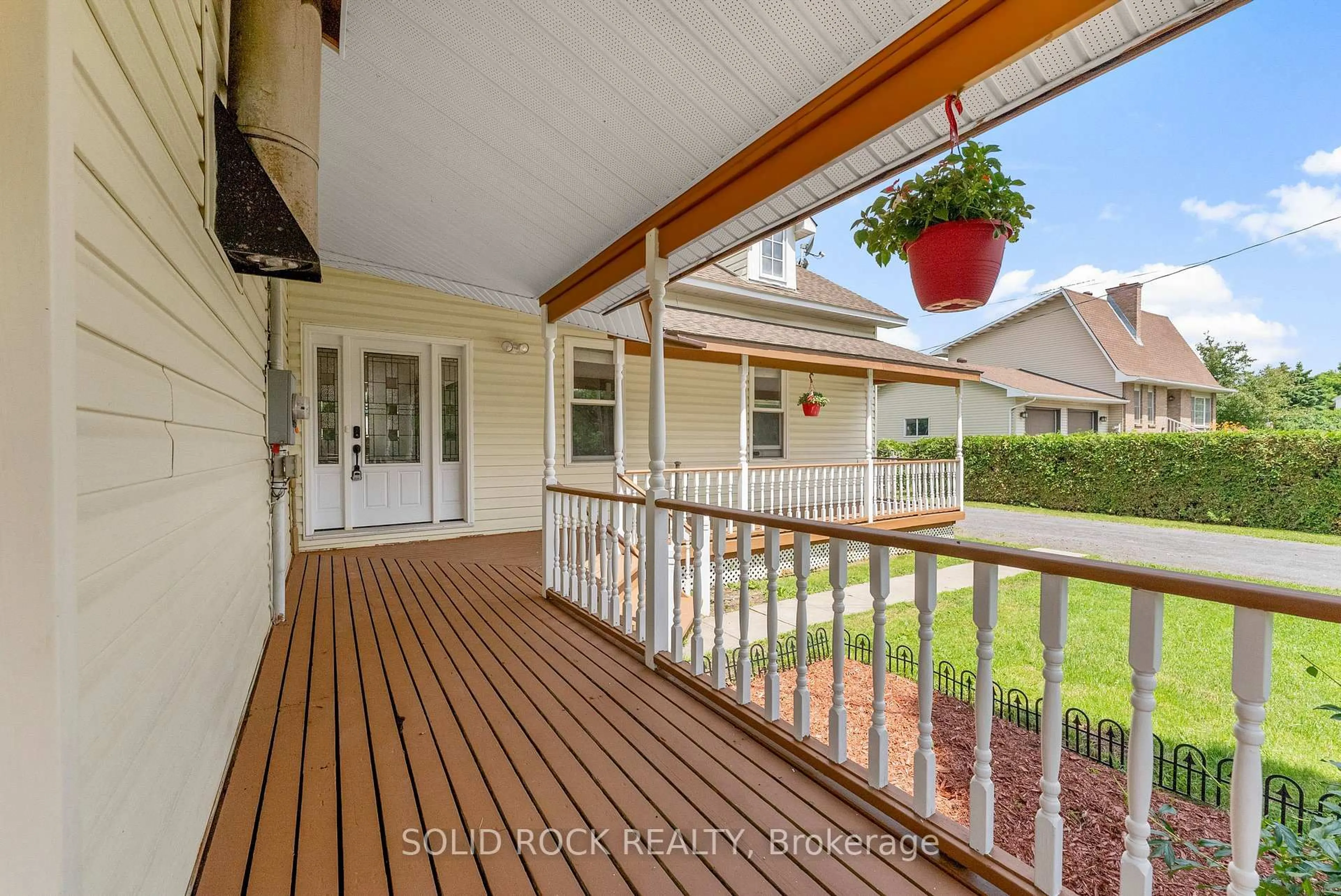 Patio, street for 306 RICHMOND Rd, Ashton Ontario K0A 1B0