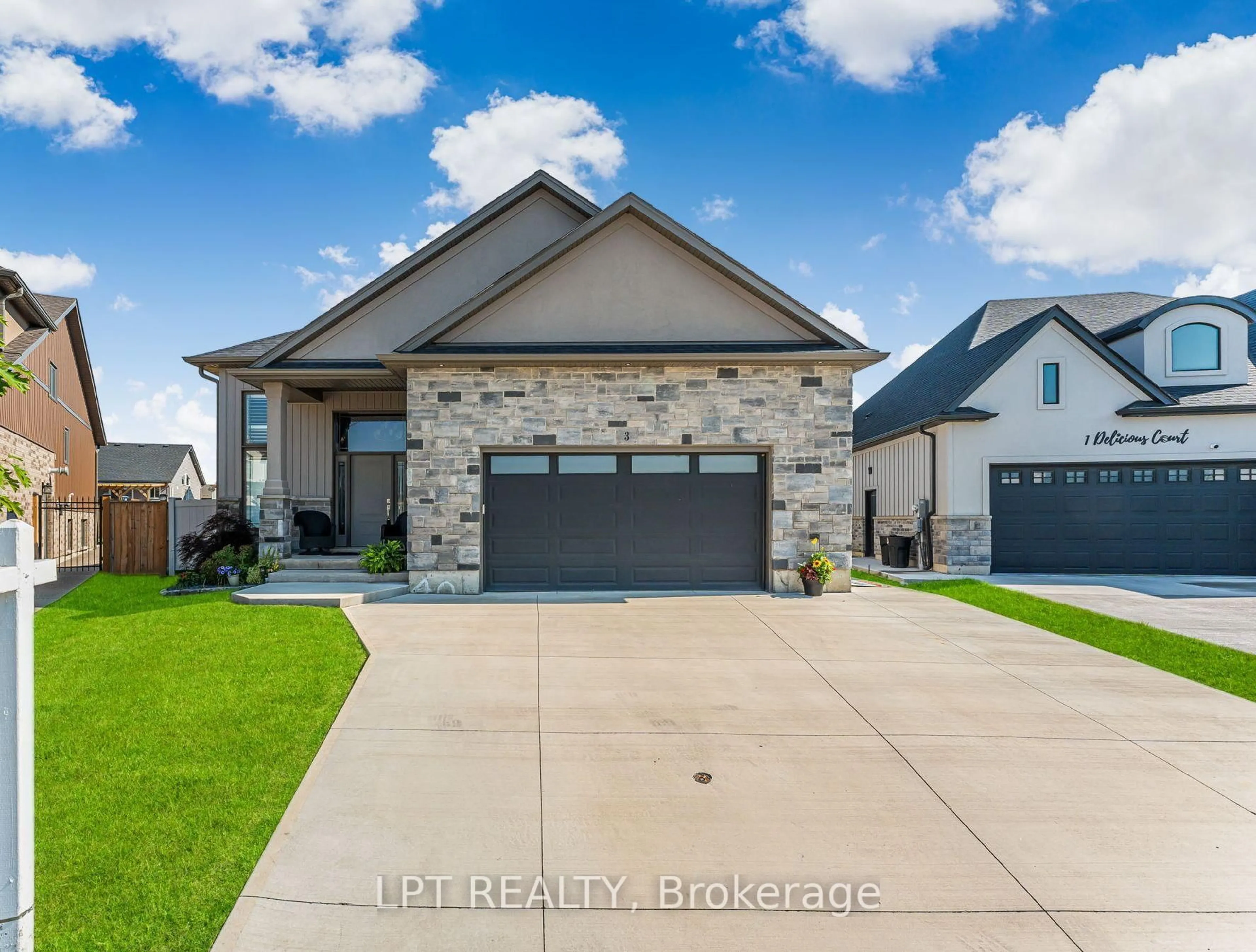 Home with brick exterior material, street for 3 Delicious Crt, Thorold Ontario L2V 0B8