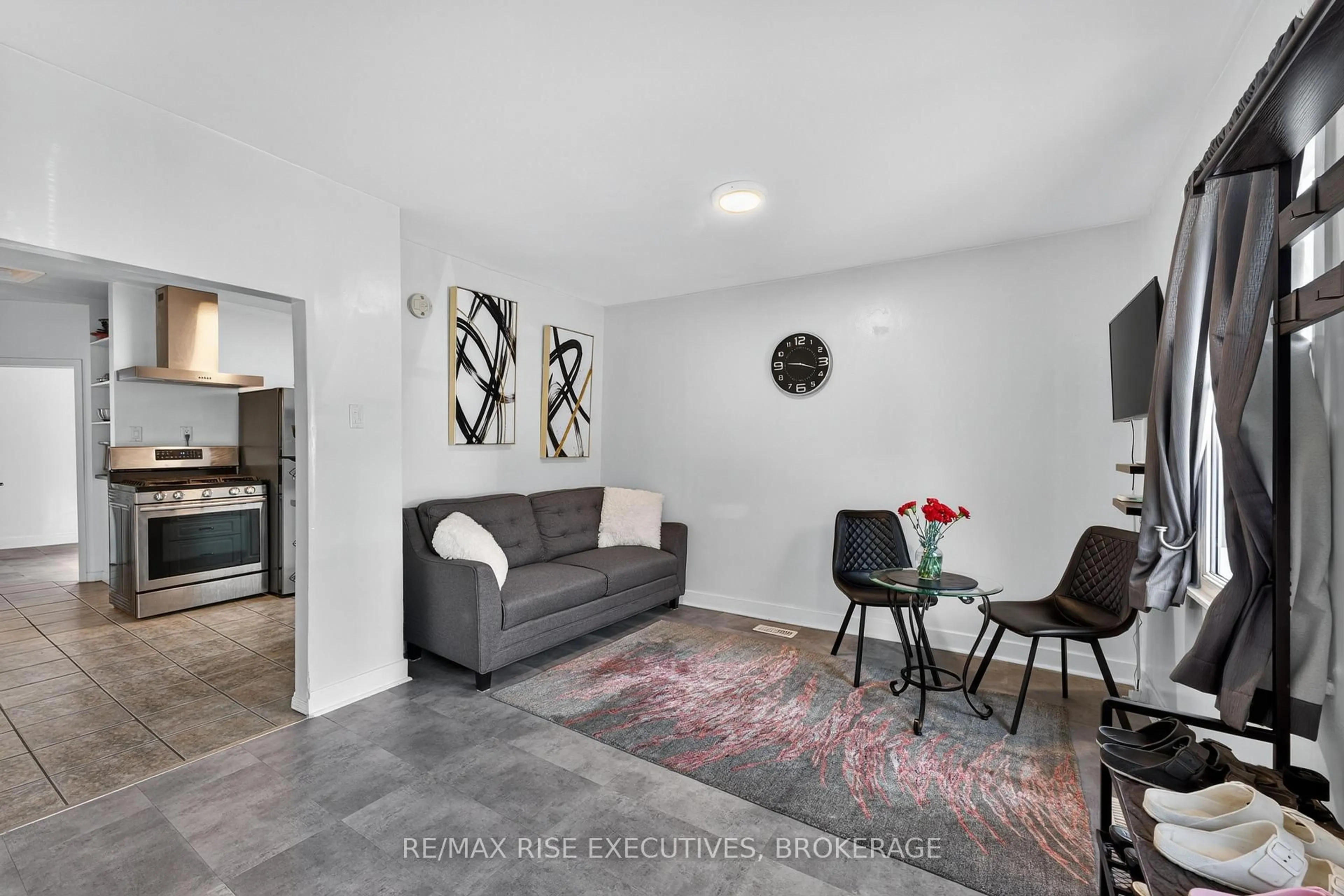 Living room with furniture, unknown for 11 Kingscourt Ave, Kingston Ontario K7K 4N6