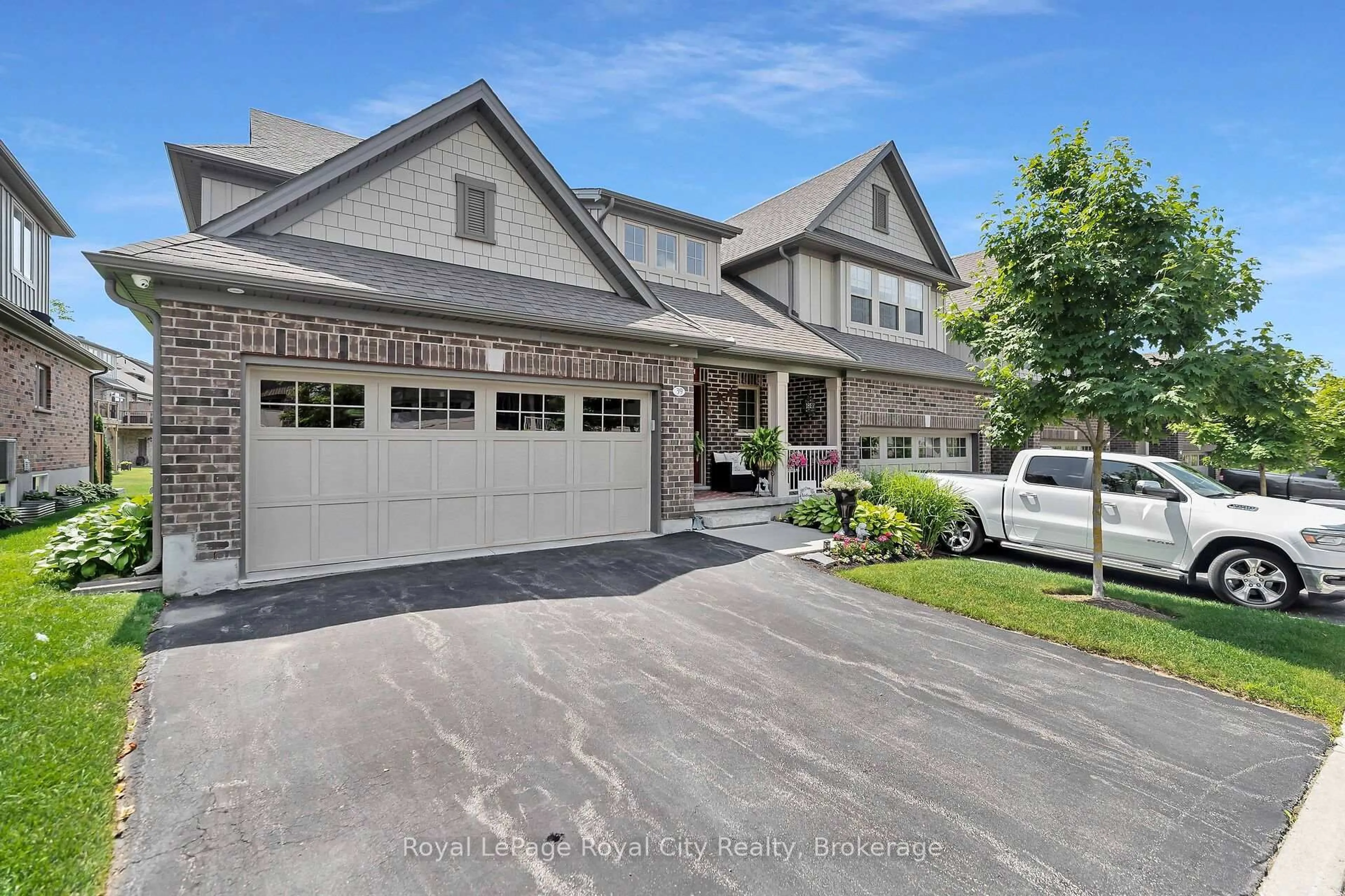 Home with brick exterior material, street for 39 Linden Ave, Guelph/Eramosa Ontario N0B 2K0