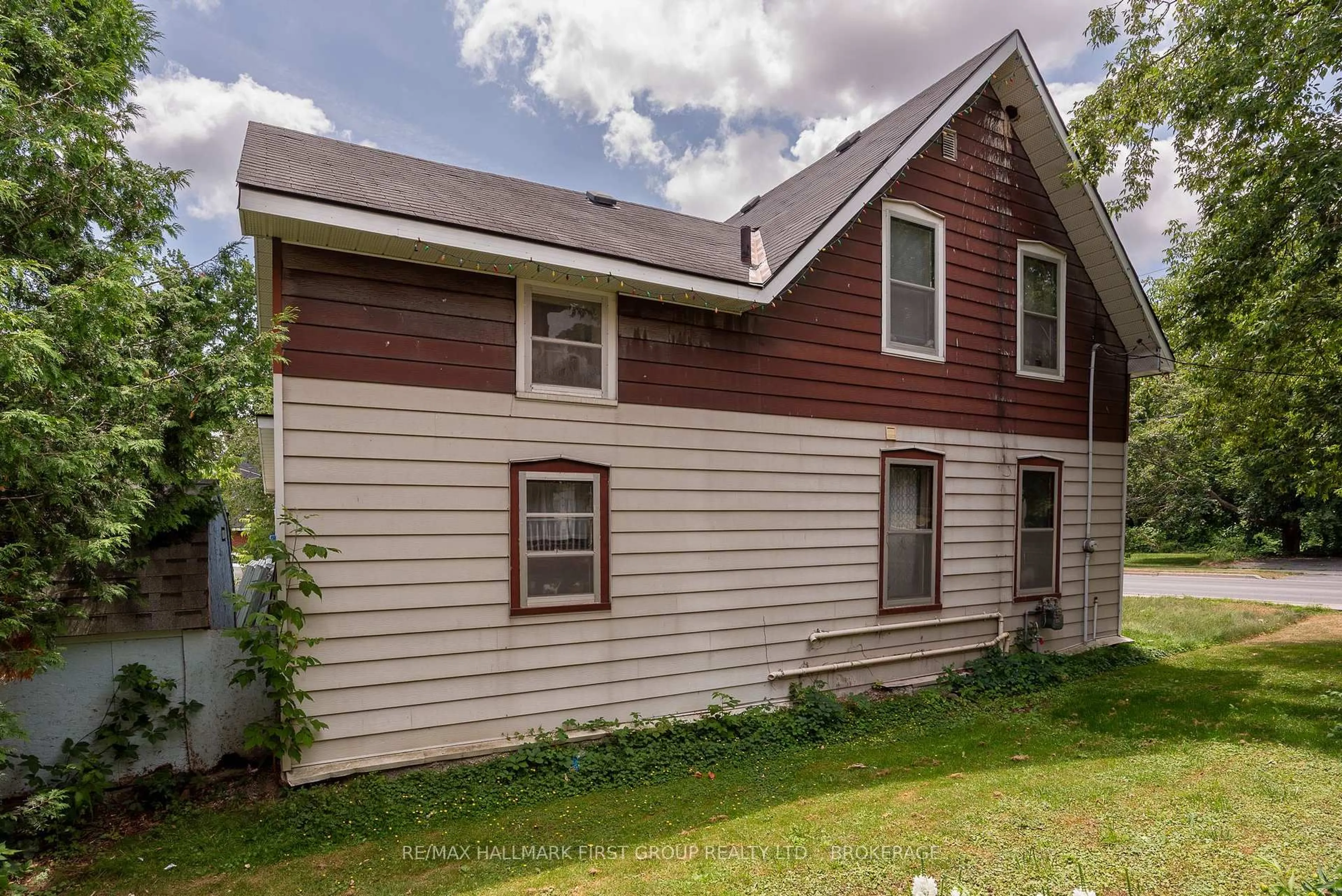 Home with vinyl exterior material, building for 169 Camden Rd, Greater Napanee Ontario K7R 1E1