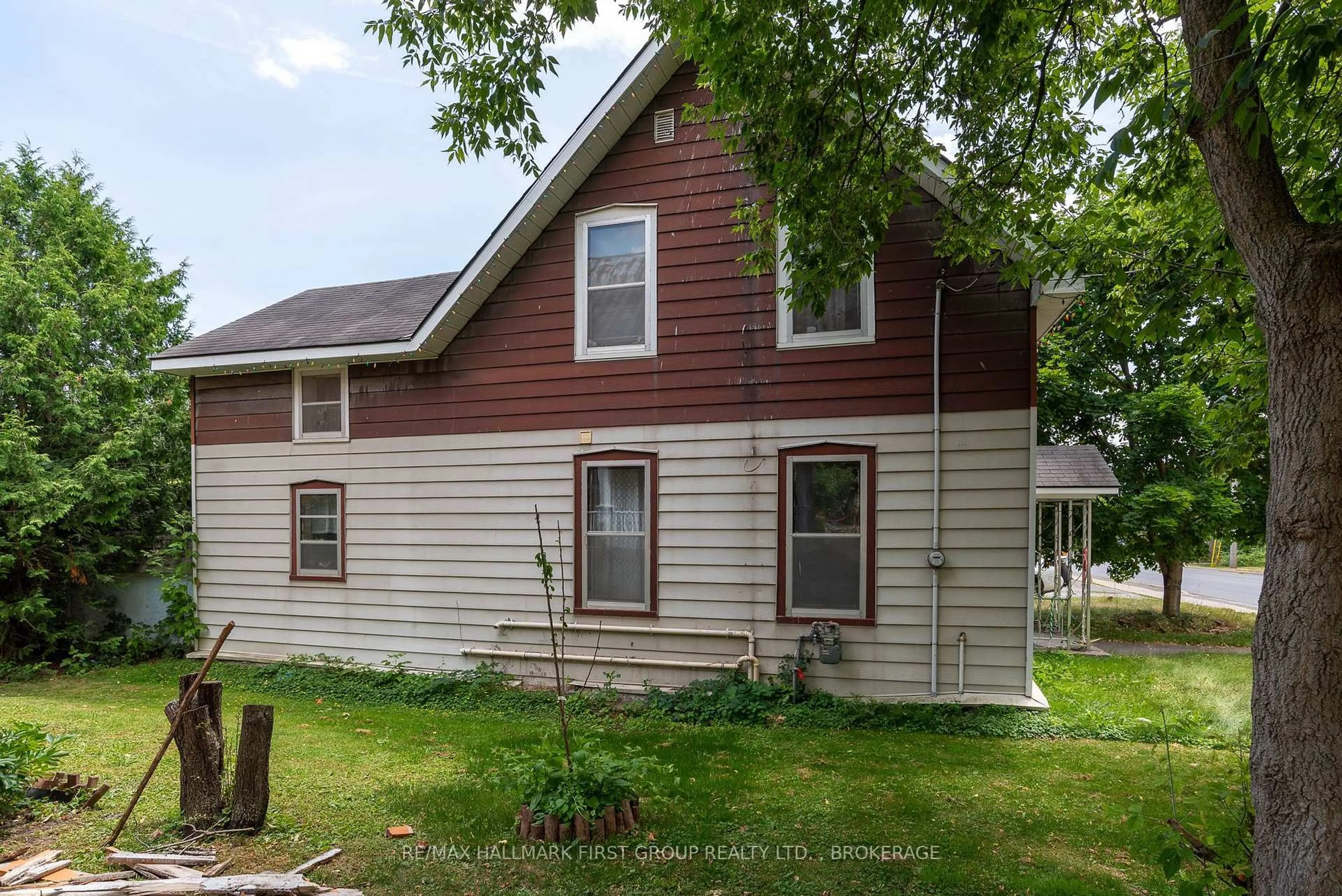 Home with vinyl exterior material, building for 169 Camden Rd, Greater Napanee Ontario K7R 1E1