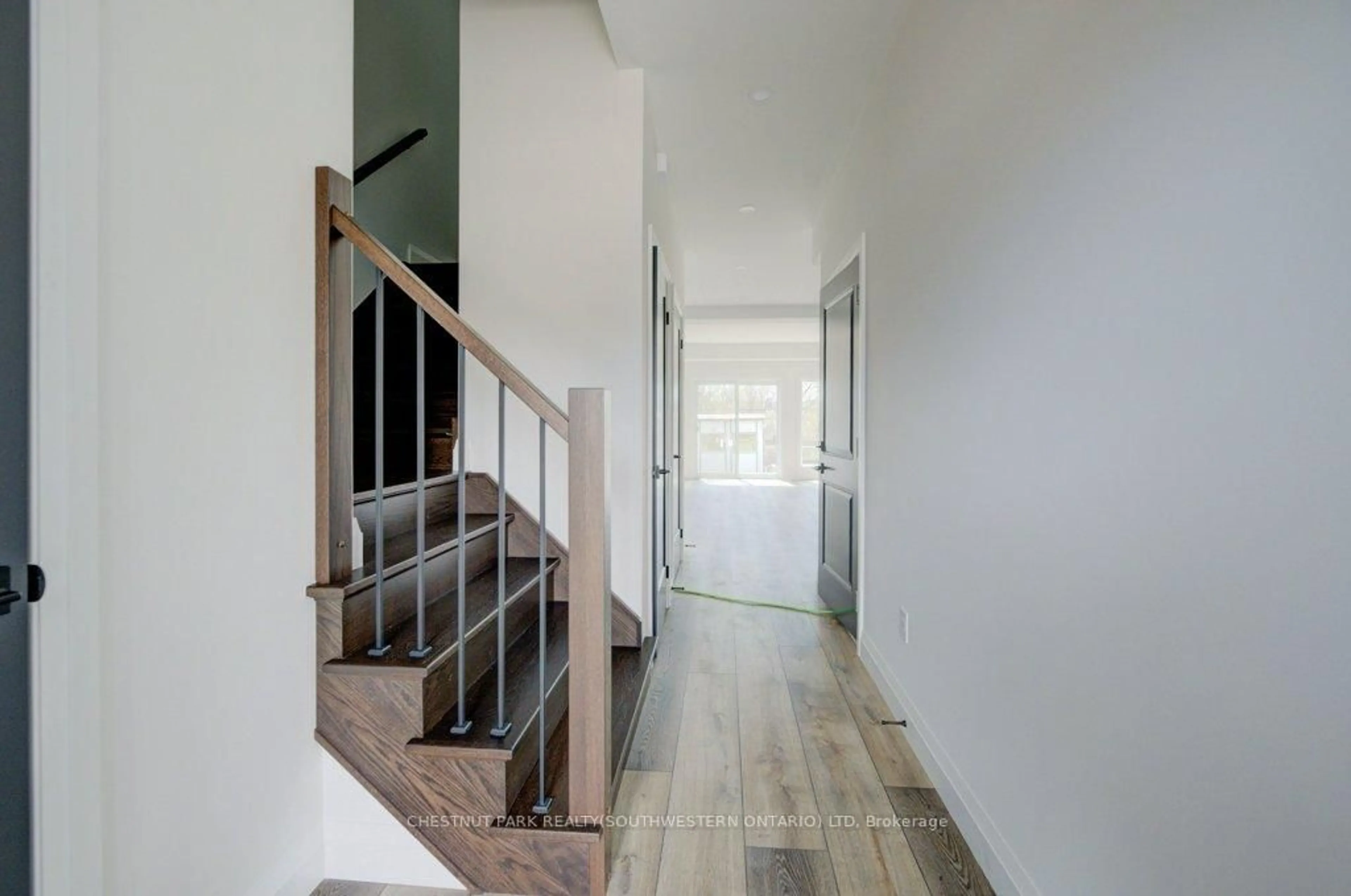 Unknown for 575 Guelph St, Kitchener Ontario N2H 5Y2