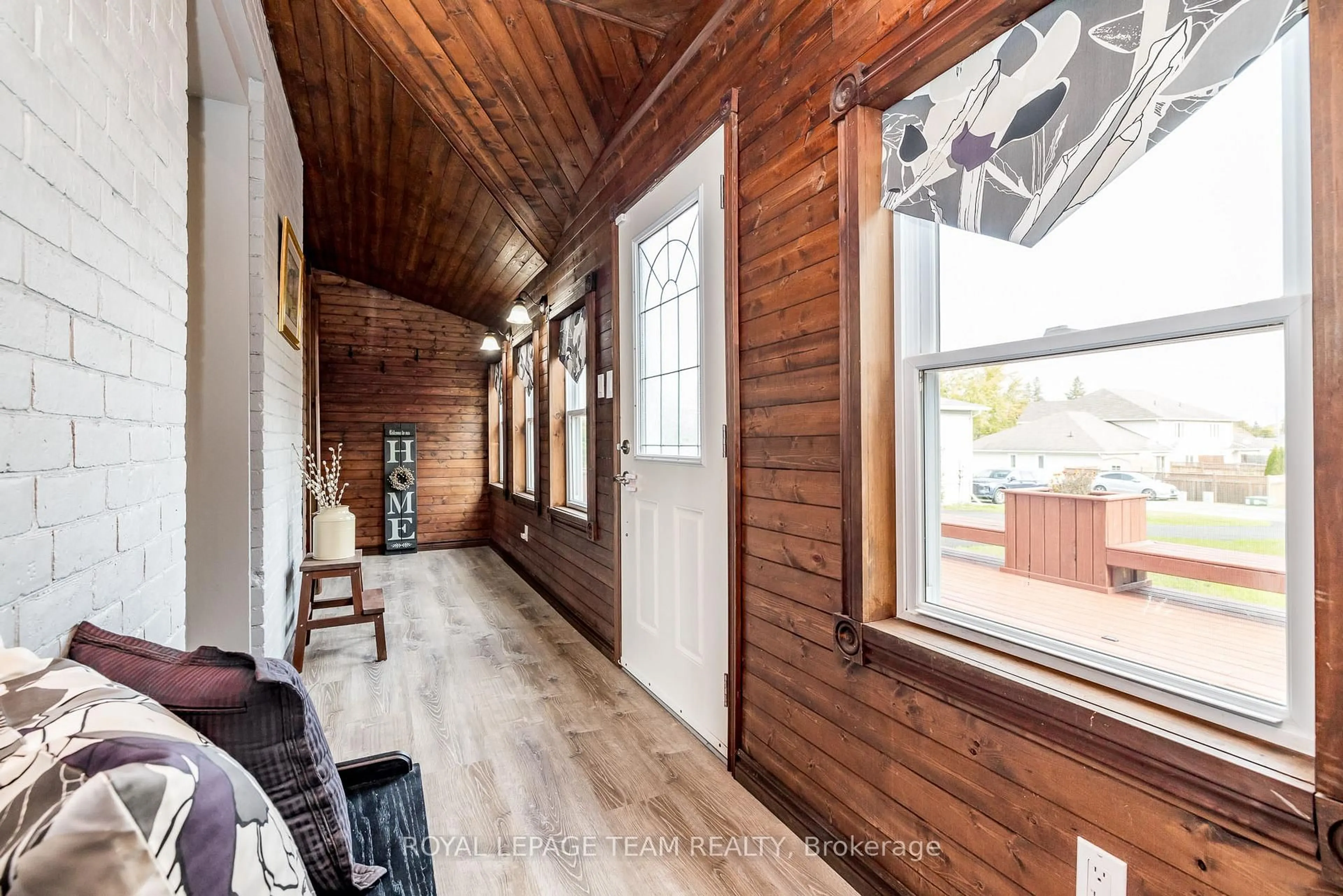 Indoor entryway for 294 DUMBRILLE St, North Grenville Ontario K0G 1J0