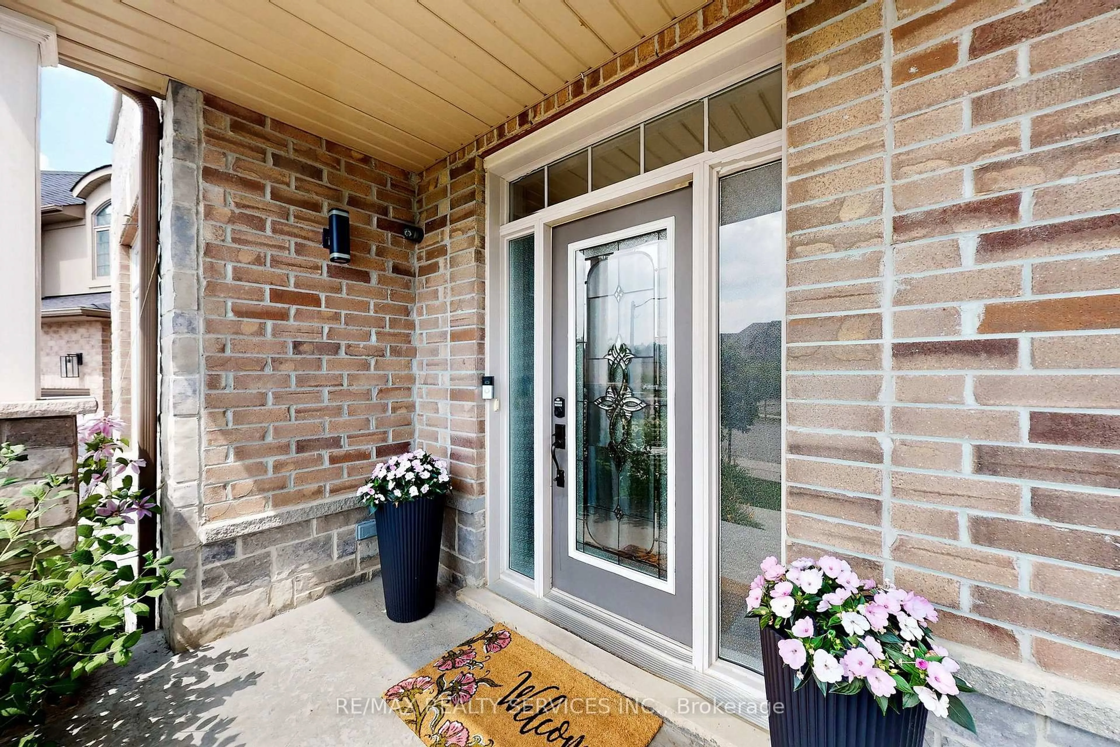 Indoor entryway for 330 Festival Way, Hamilton Ontario L0R 1C0