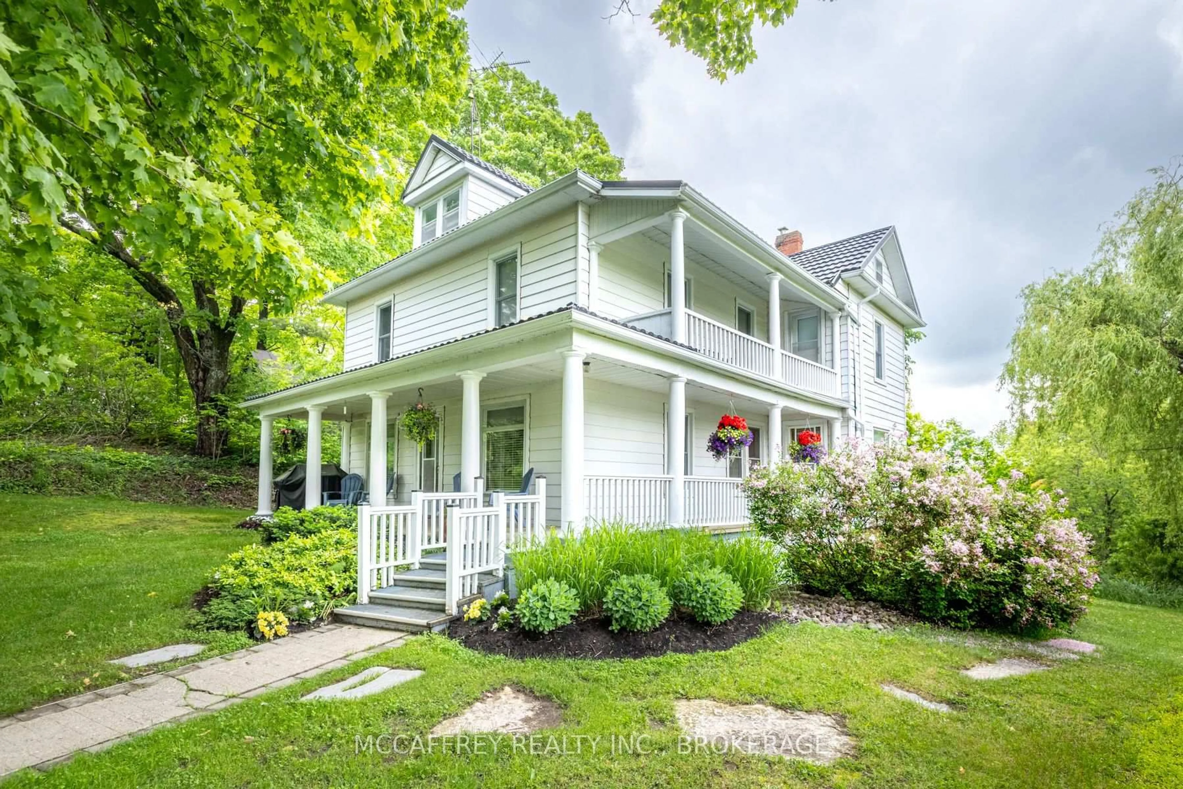 Home with vinyl exterior material, street for 5507 Opinicon Rd, Perth Road Ontario K0H 2L0