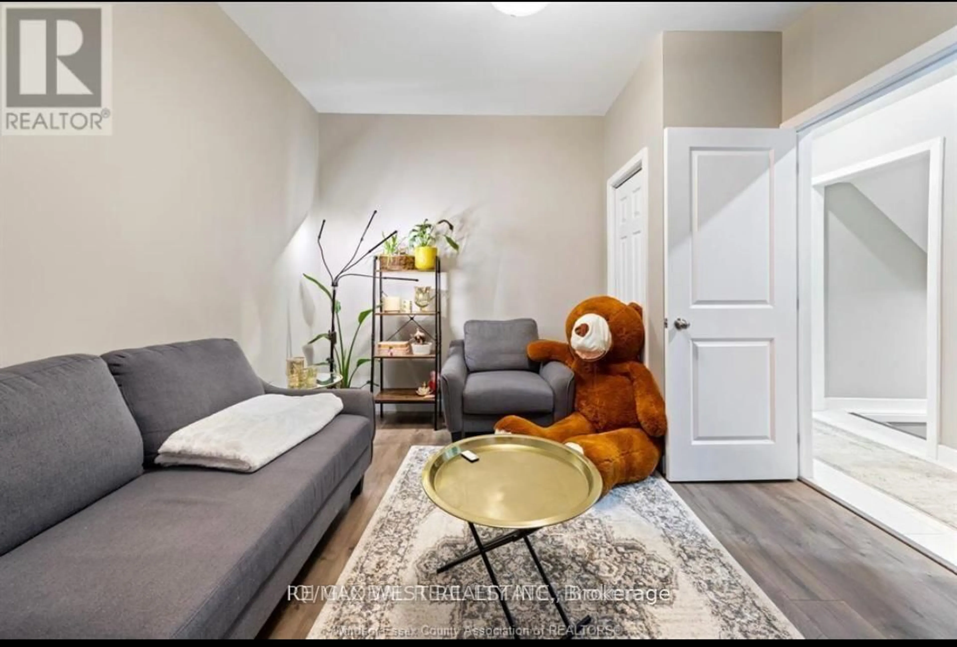 Living room with furniture, unknown for 919 Pierre Ave, Windsor Ontario N9A 2K8