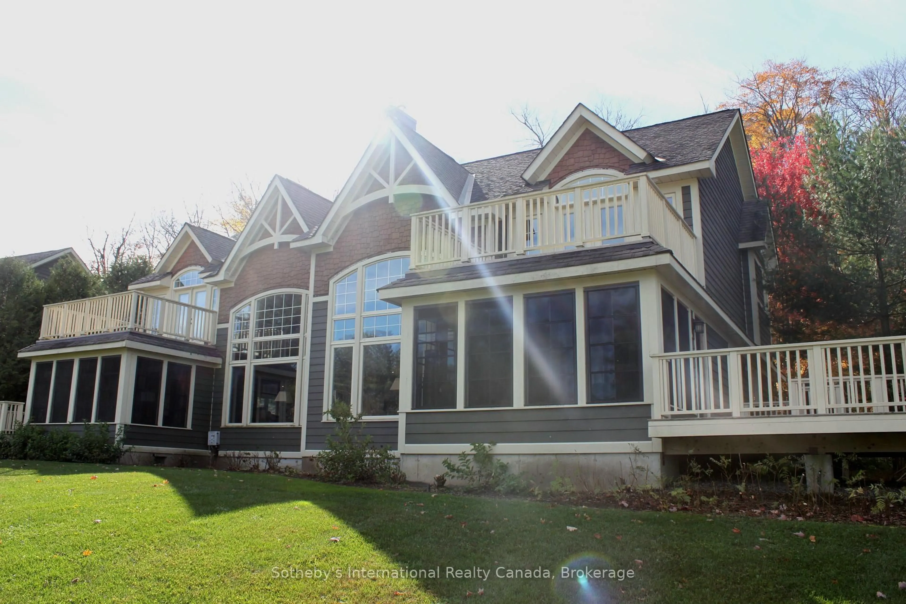 Home with vinyl exterior material, unknown for 3876 Muskoka 118 Rd #S2W1, Muskoka Lakes Ontario P0B 1J0