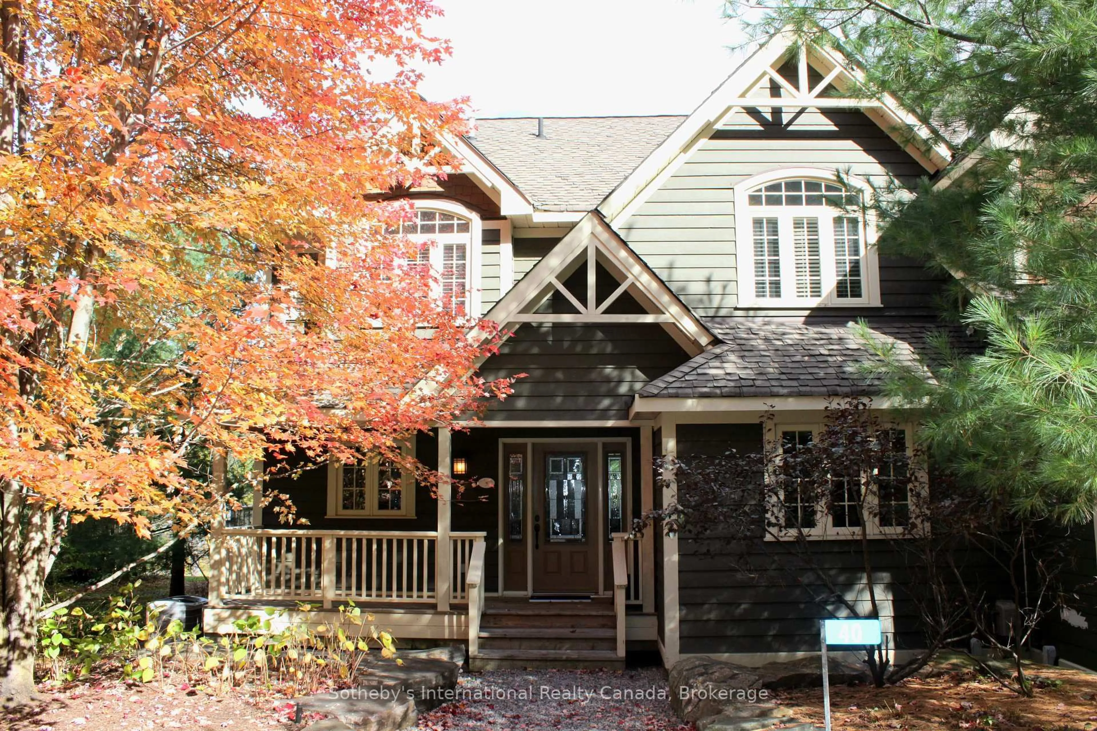 Home with vinyl exterior material, street for 3876 Muskoka 118 Rd #S2W1, Muskoka Lakes Ontario P0B 1J0