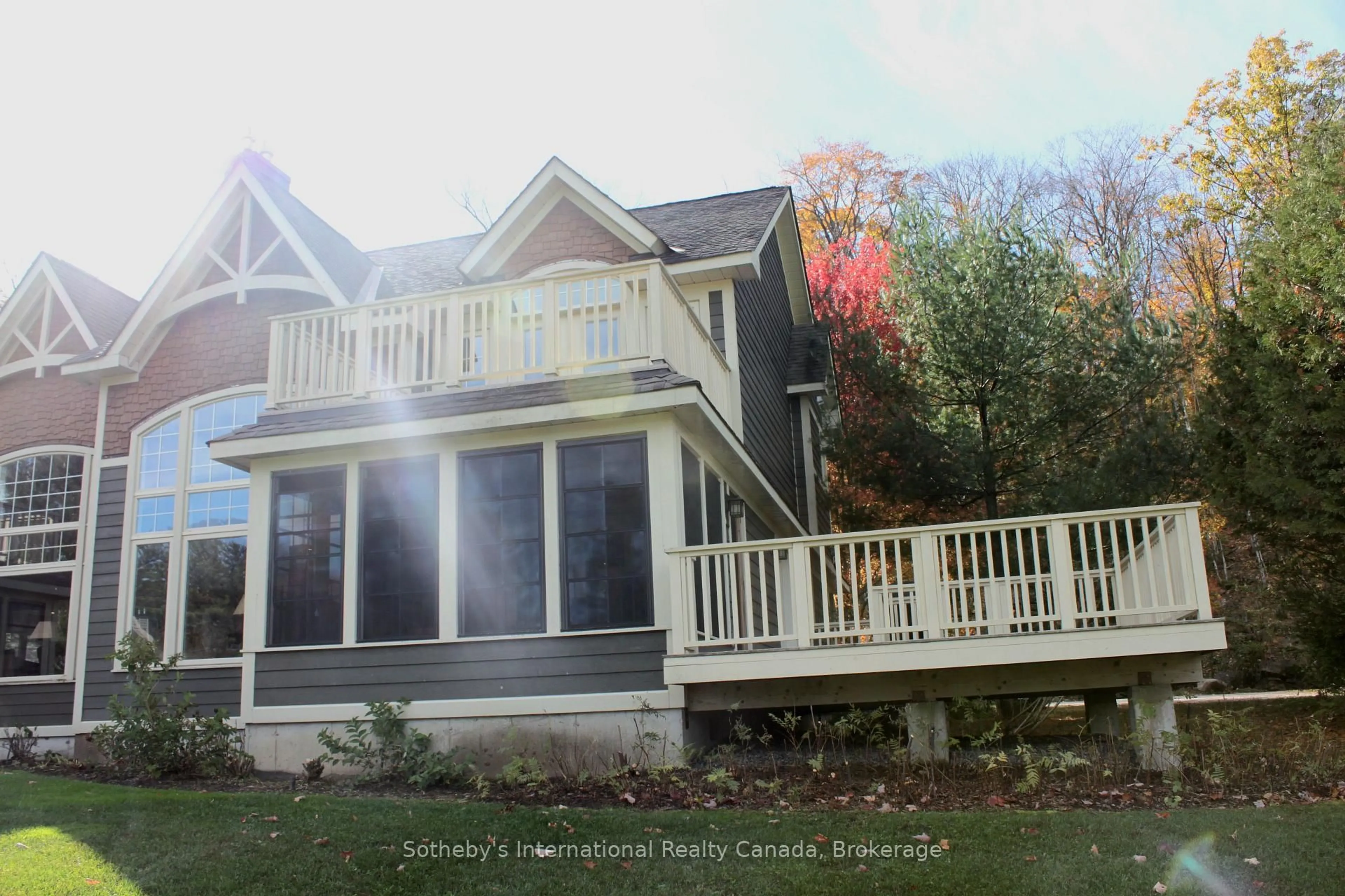 Home with vinyl exterior material, unknown for 3876 Muskoka 118 Rd #S2W1, Muskoka Lakes Ontario P0B 1J0