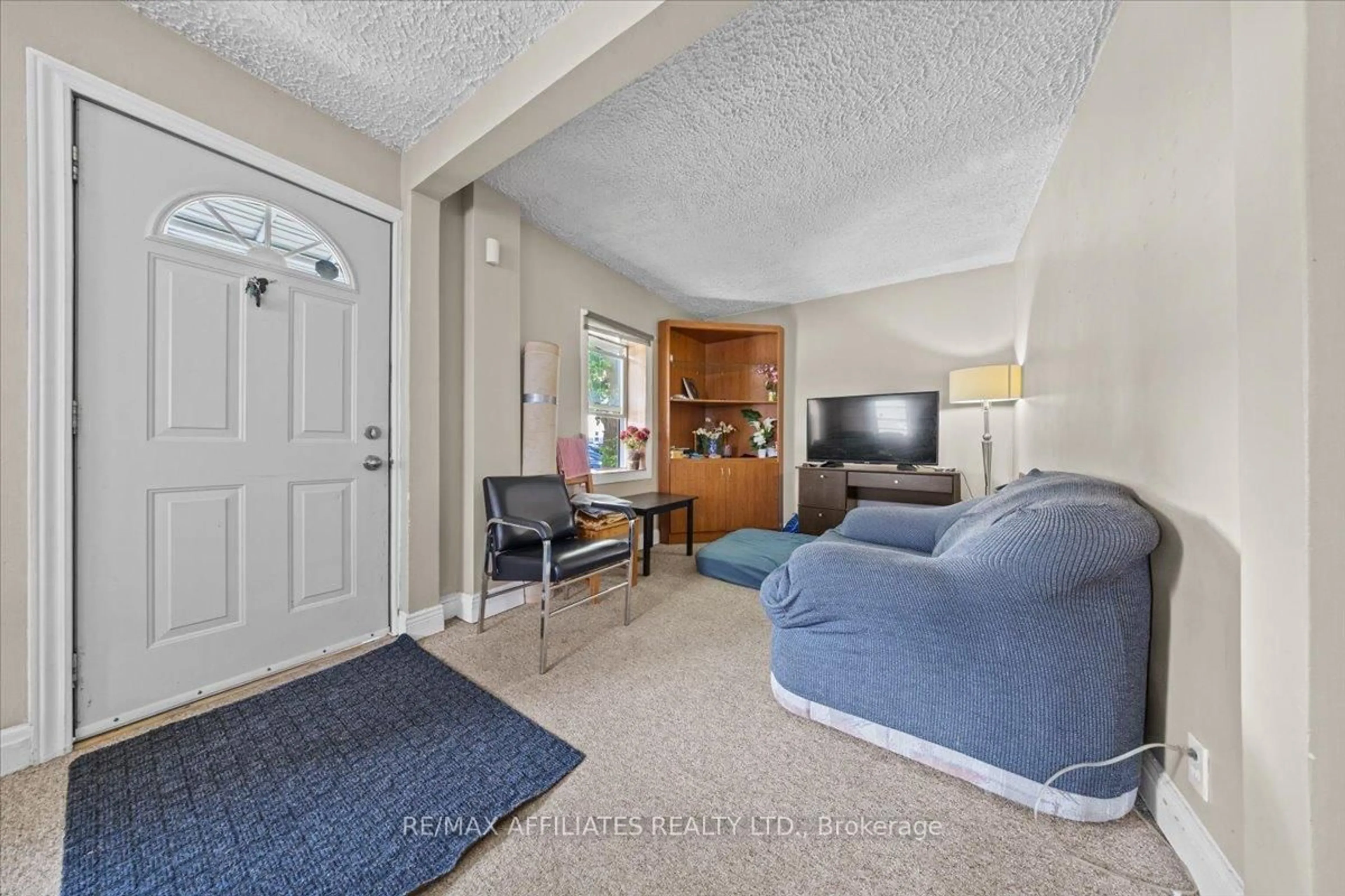 Unknown for 310 Shakespeare St, Ottawa Ontario K1L 5M2