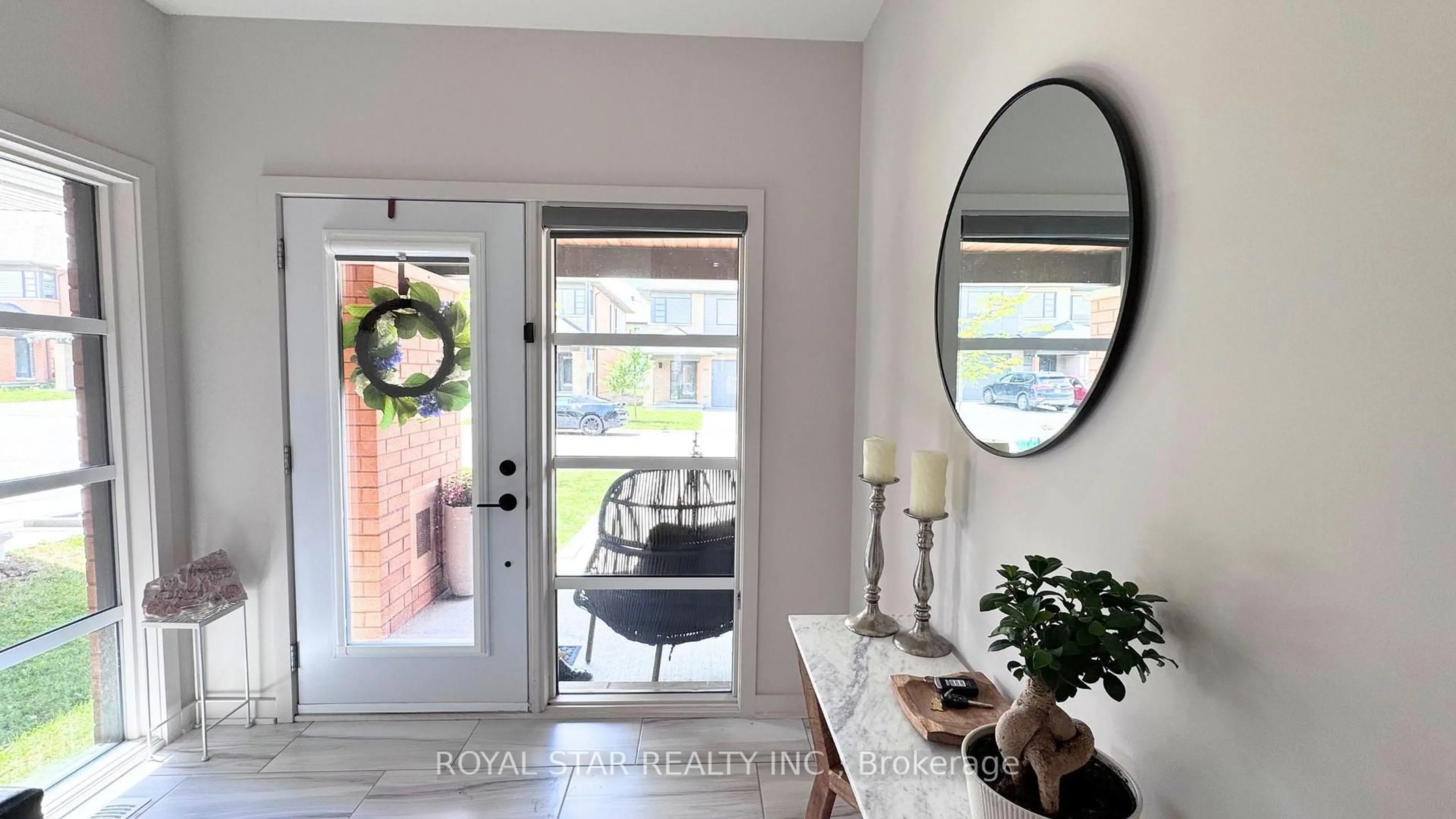 Indoor entryway for 222 Pisces Terr, Ottawa Ontario K1T 0S7