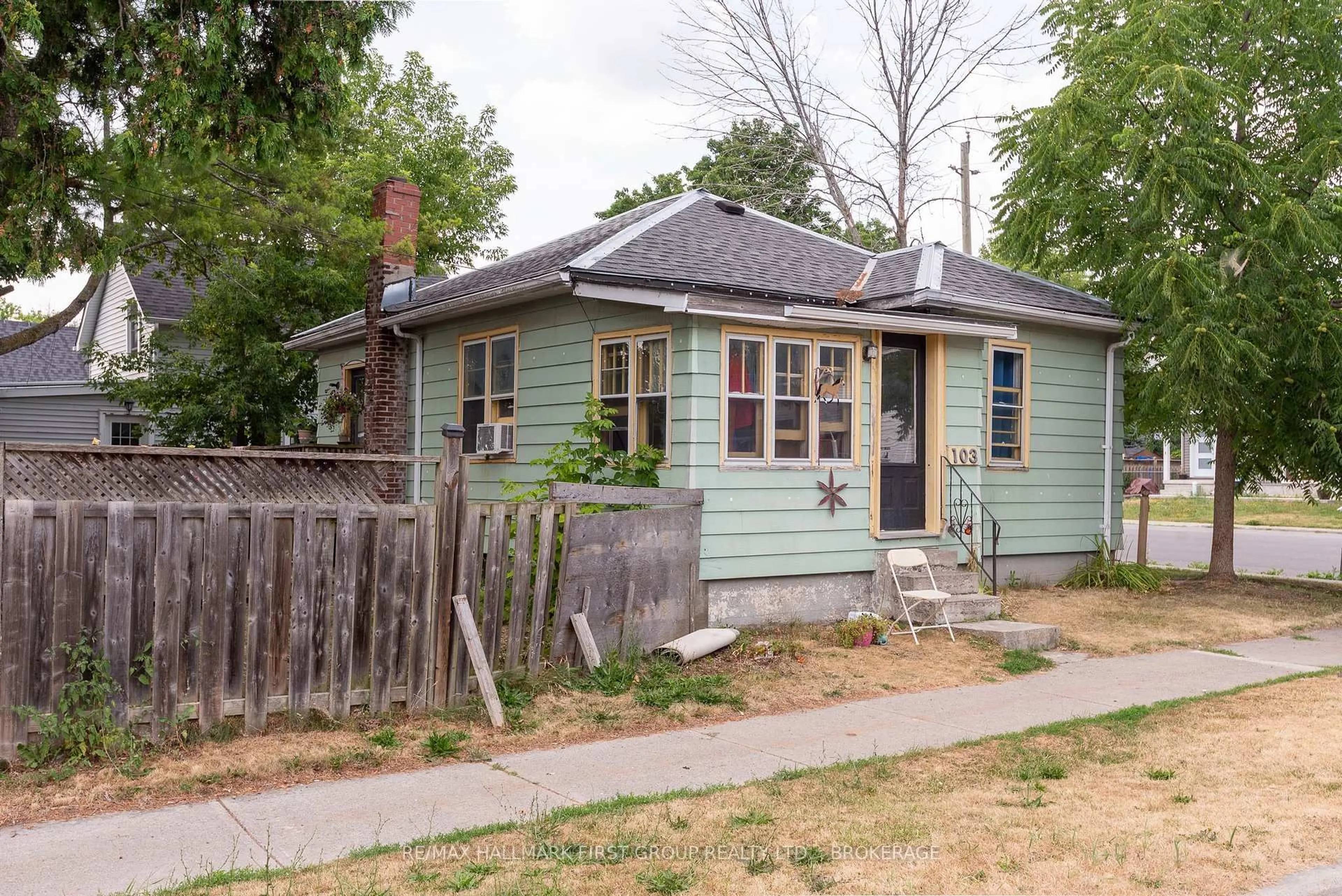 Unknown for 103 Centre St, Deseronto Ontario K0K 1X0