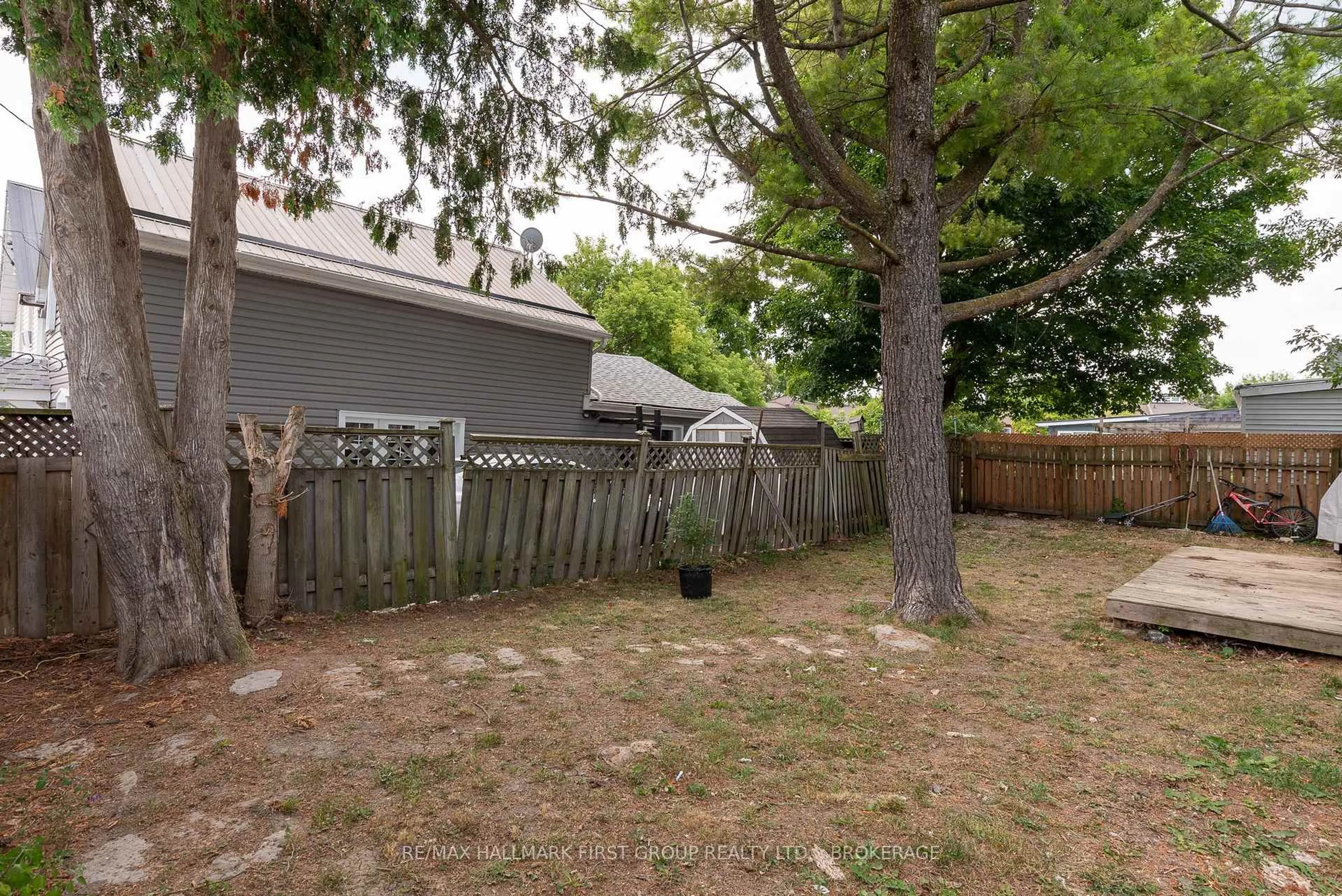 Patio, street for 103 Centre St, Deseronto Ontario K0K 1X0
