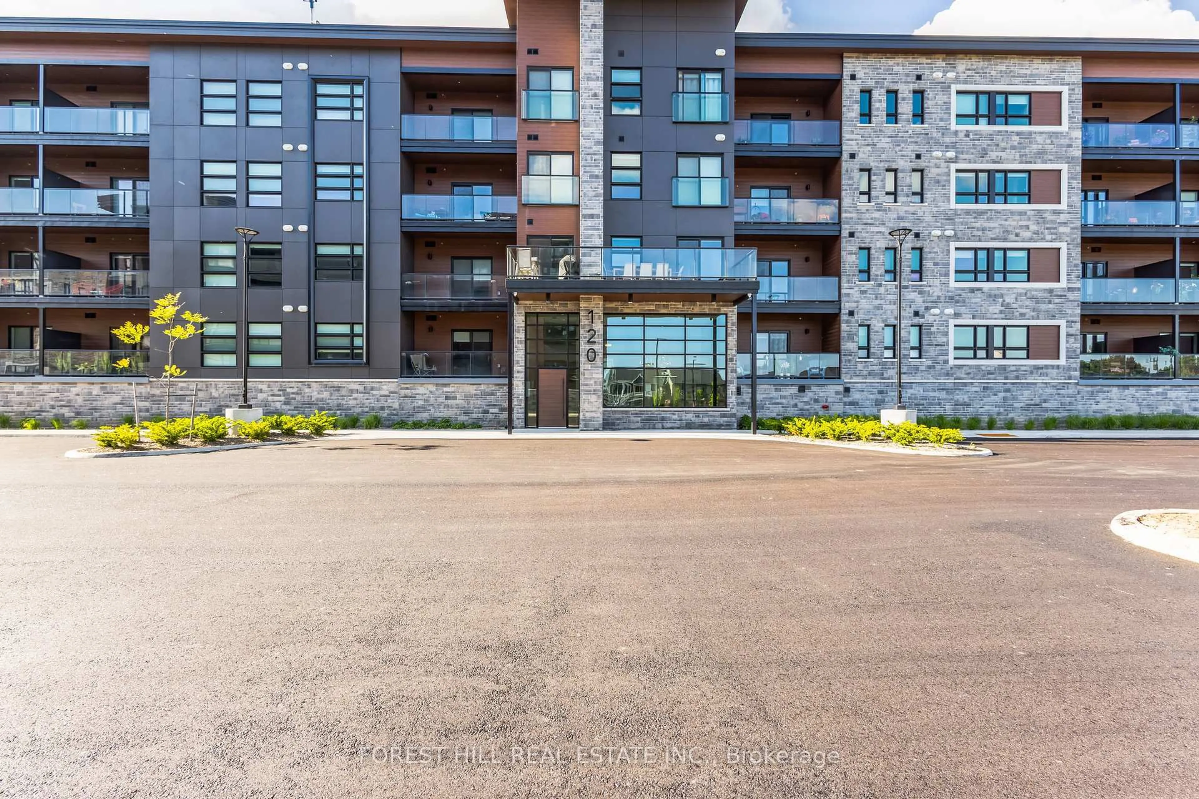 Patio, unknown for 120 Summersides Blvd #205, Pelham Ontario L0S 1E1