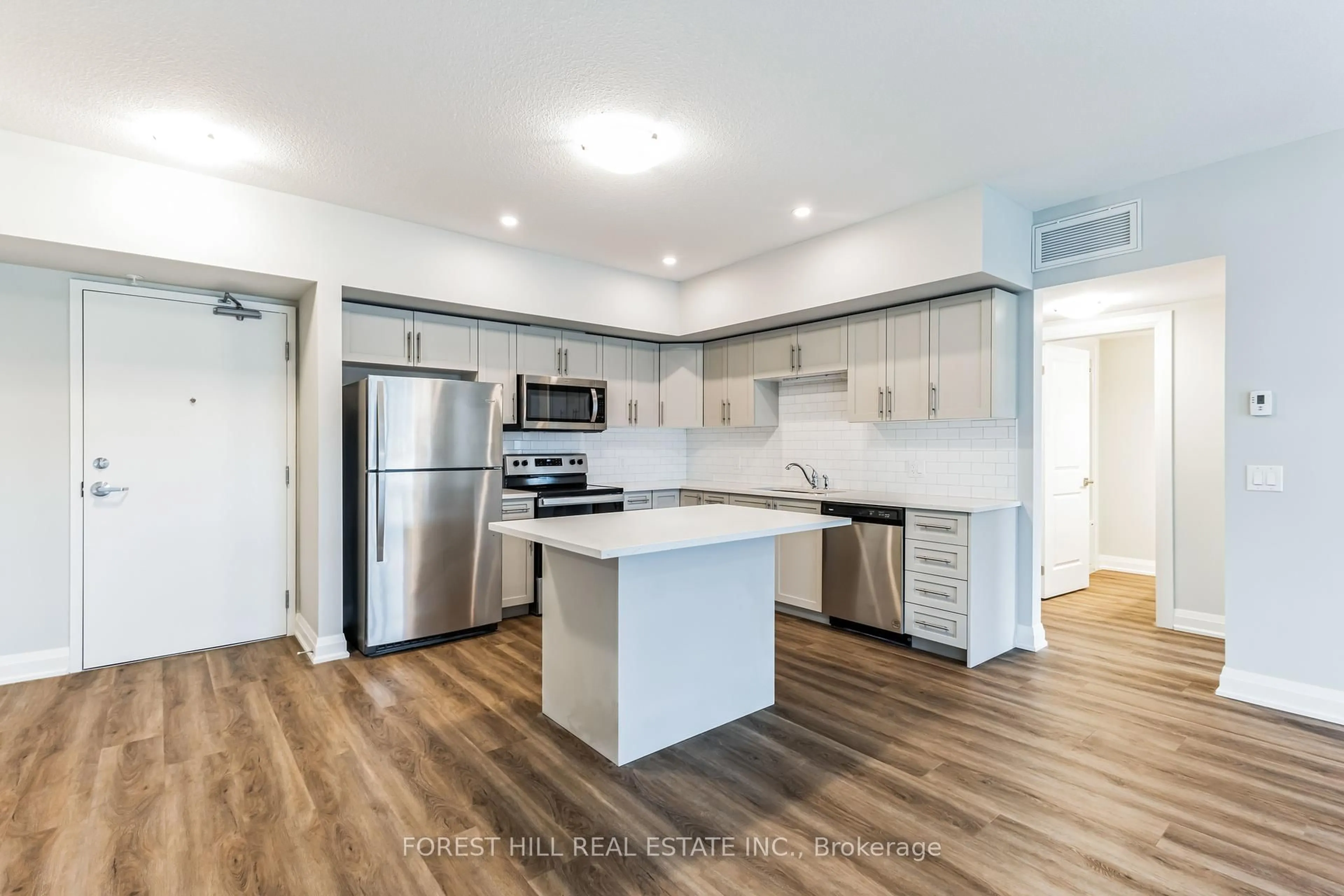 Open concept kitchen, unknown for 120 Summersides Blvd #205, Pelham Ontario L0S 1E1