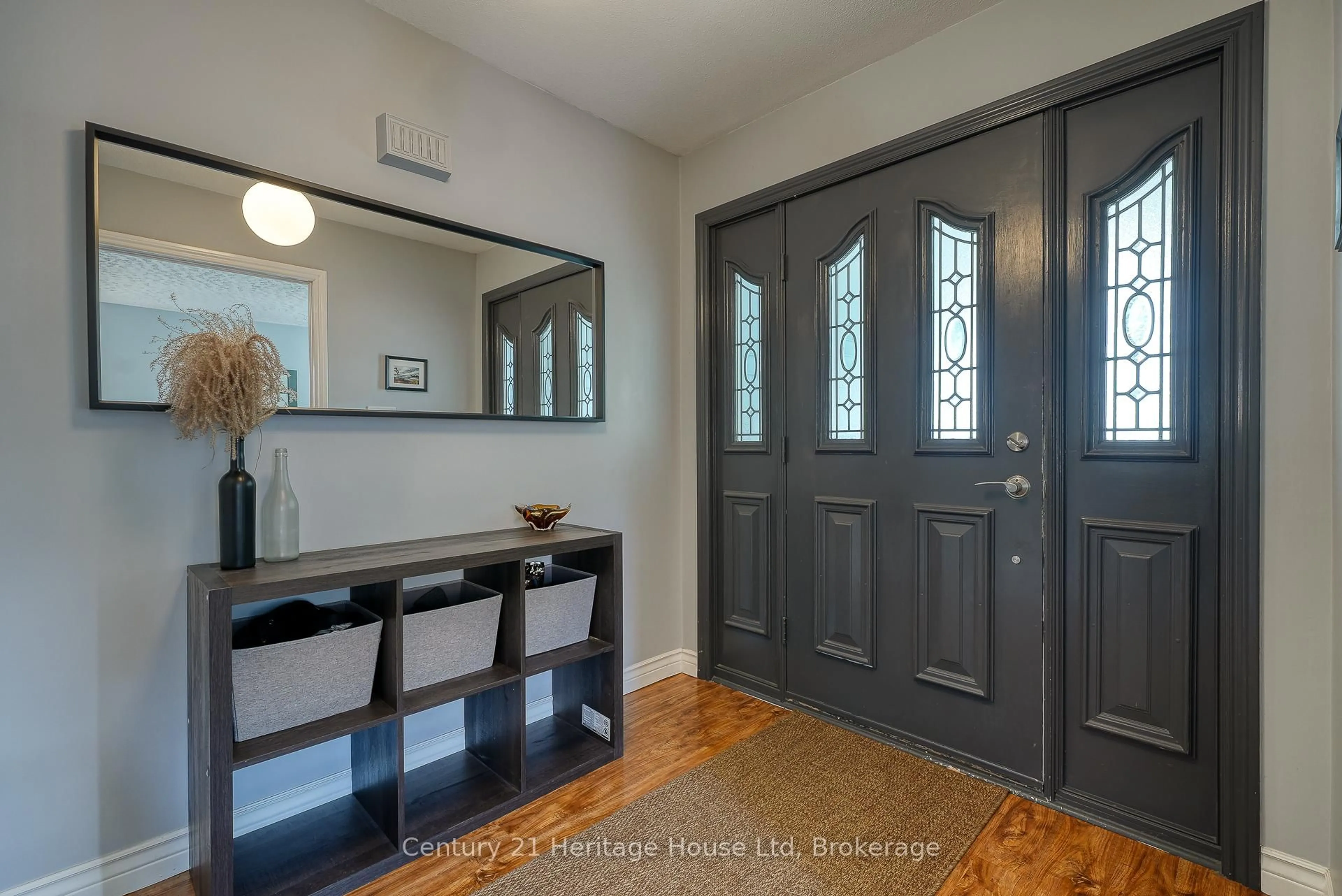 Indoor entryway for 214 John St, Stratford Ontario N5A 7T3