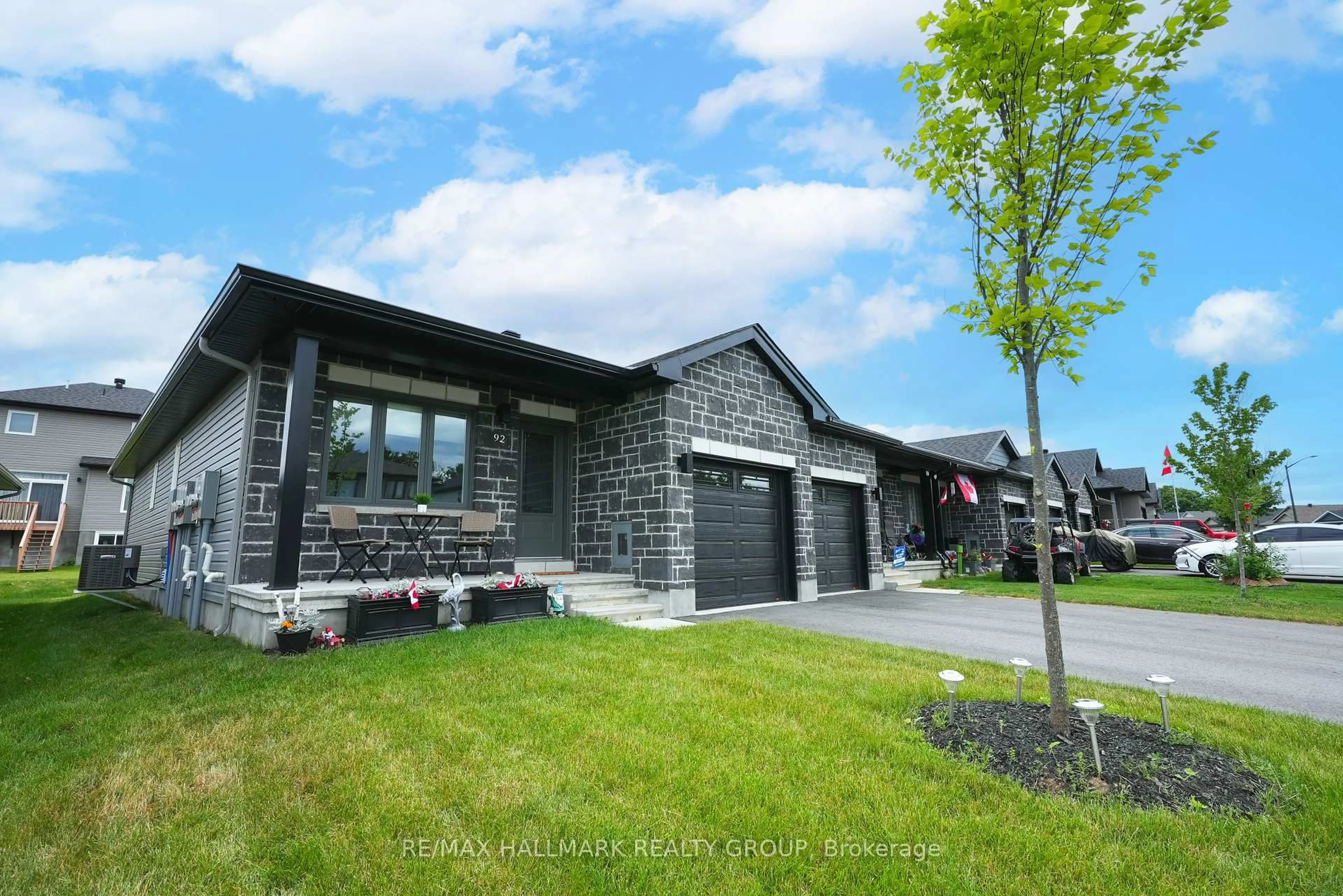 Home with brick exterior material, unknown for 92 Seabert Dr, Arnprior Ontario K7S 0K1