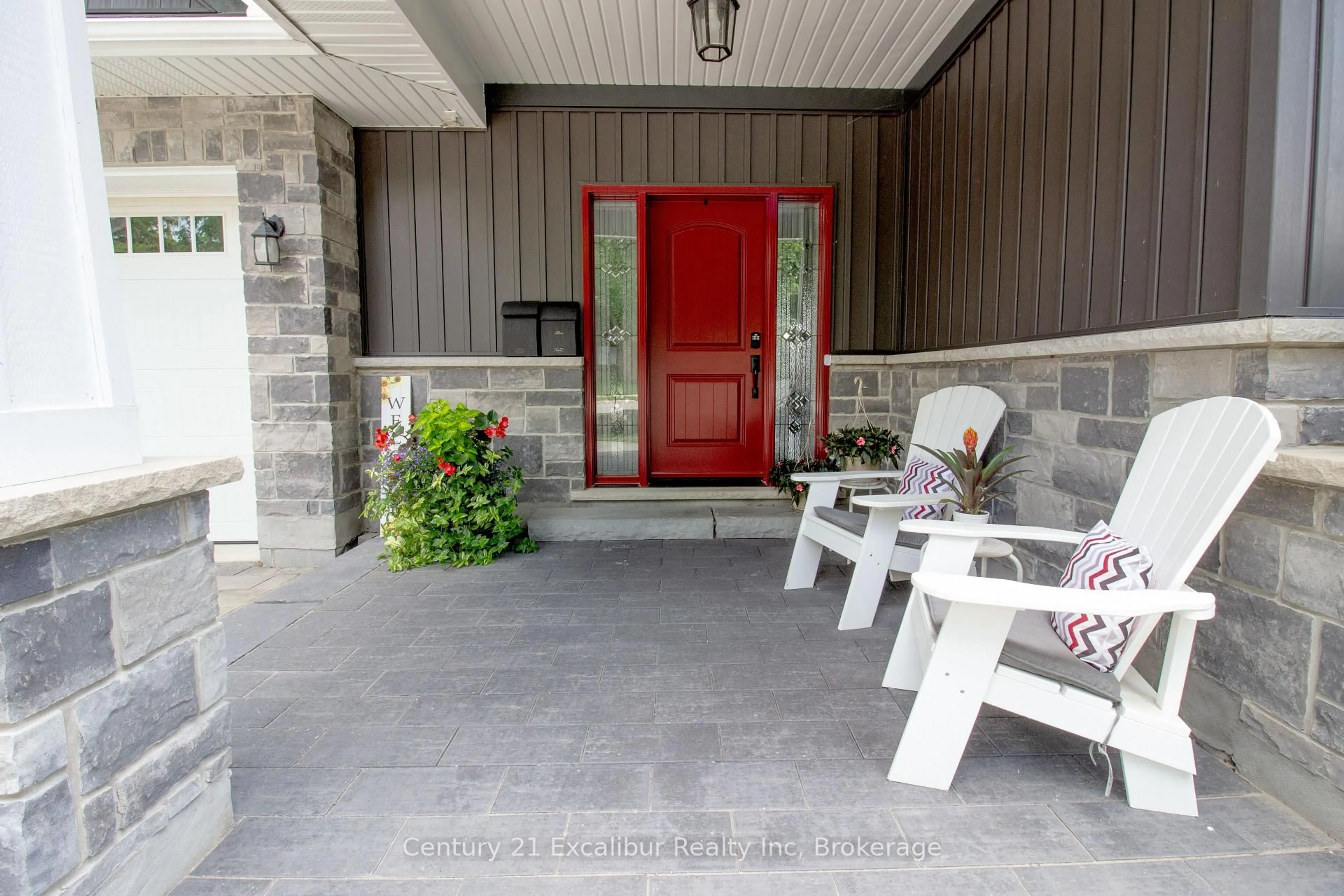 Unknown for 566 St. Patrick St, Centre Wellington Ontario N1M 1N2